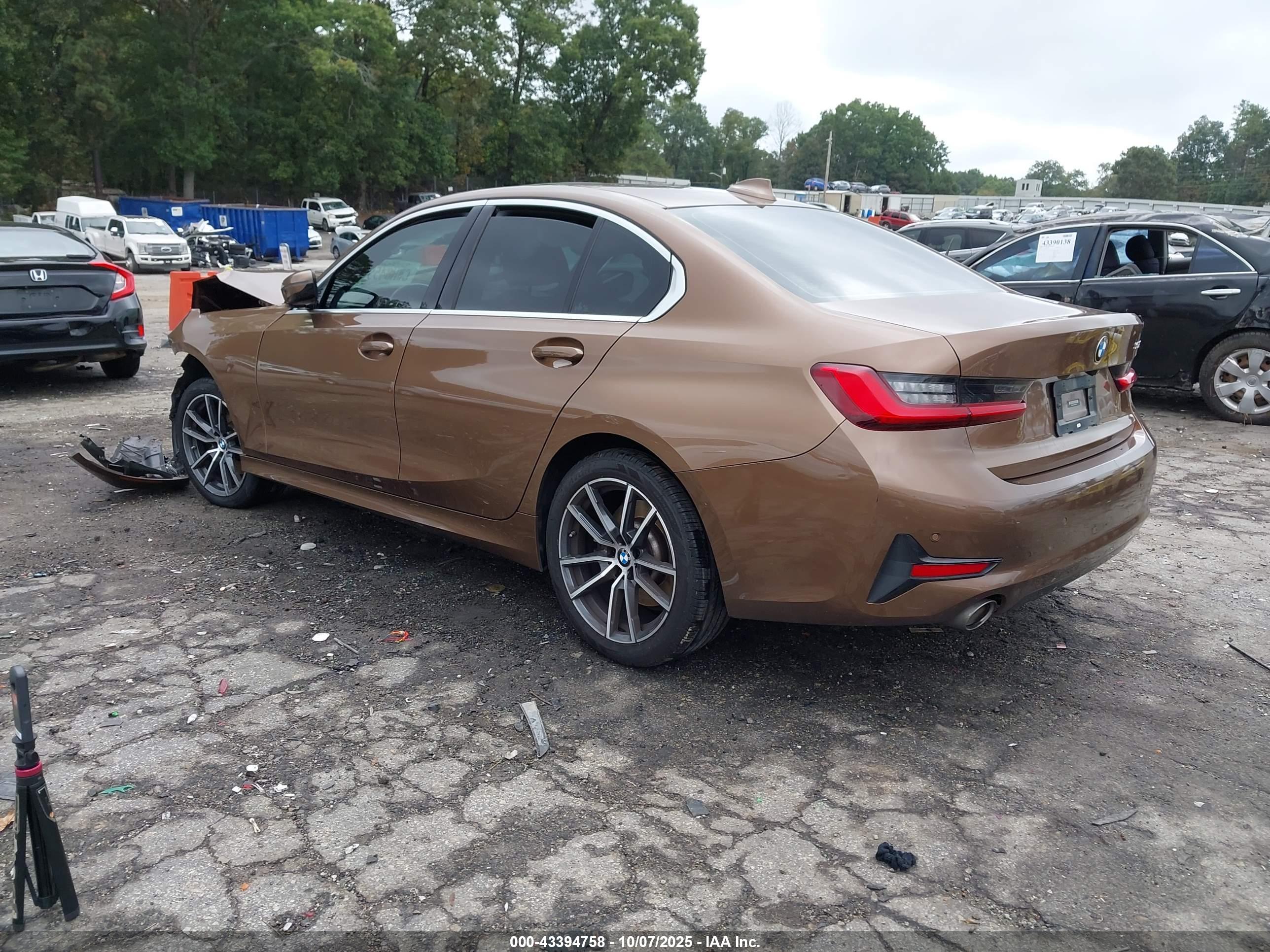 BMW 330I image 3