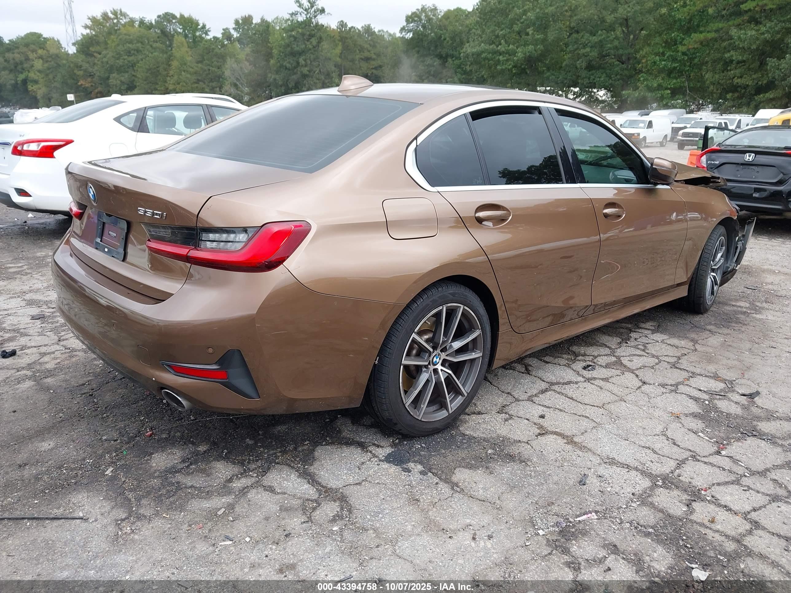 BMW 330I image 4