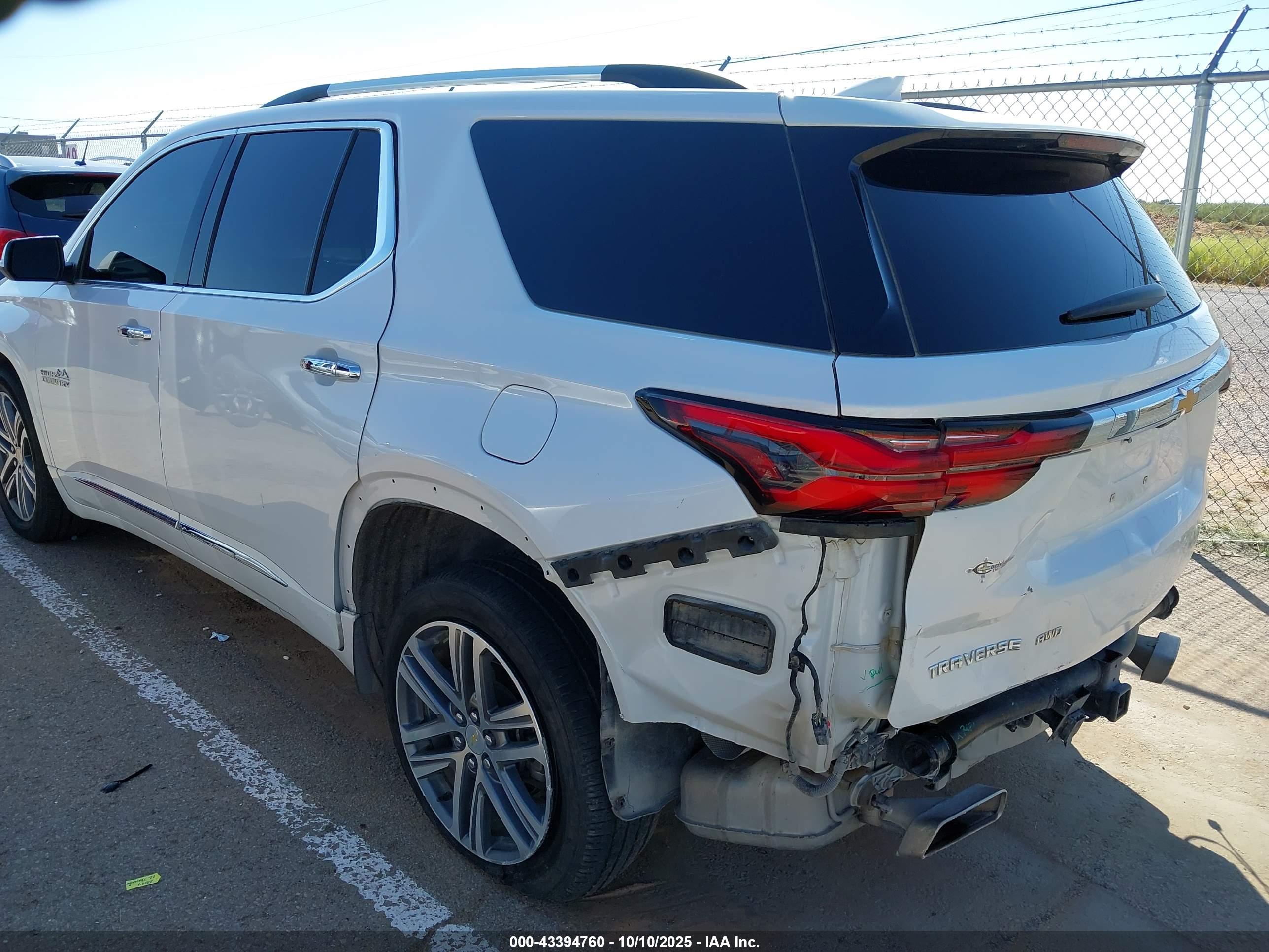 CHEVROLET TRAVERSE image 6