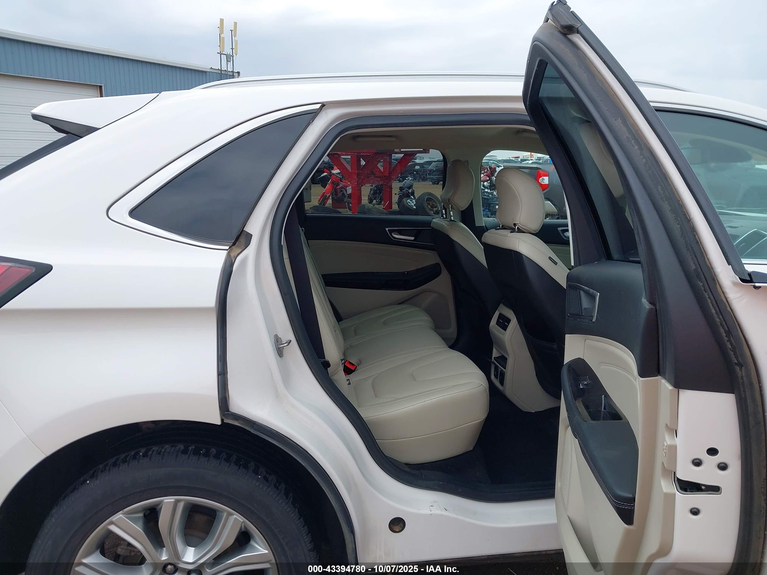FORD EDGE image 8