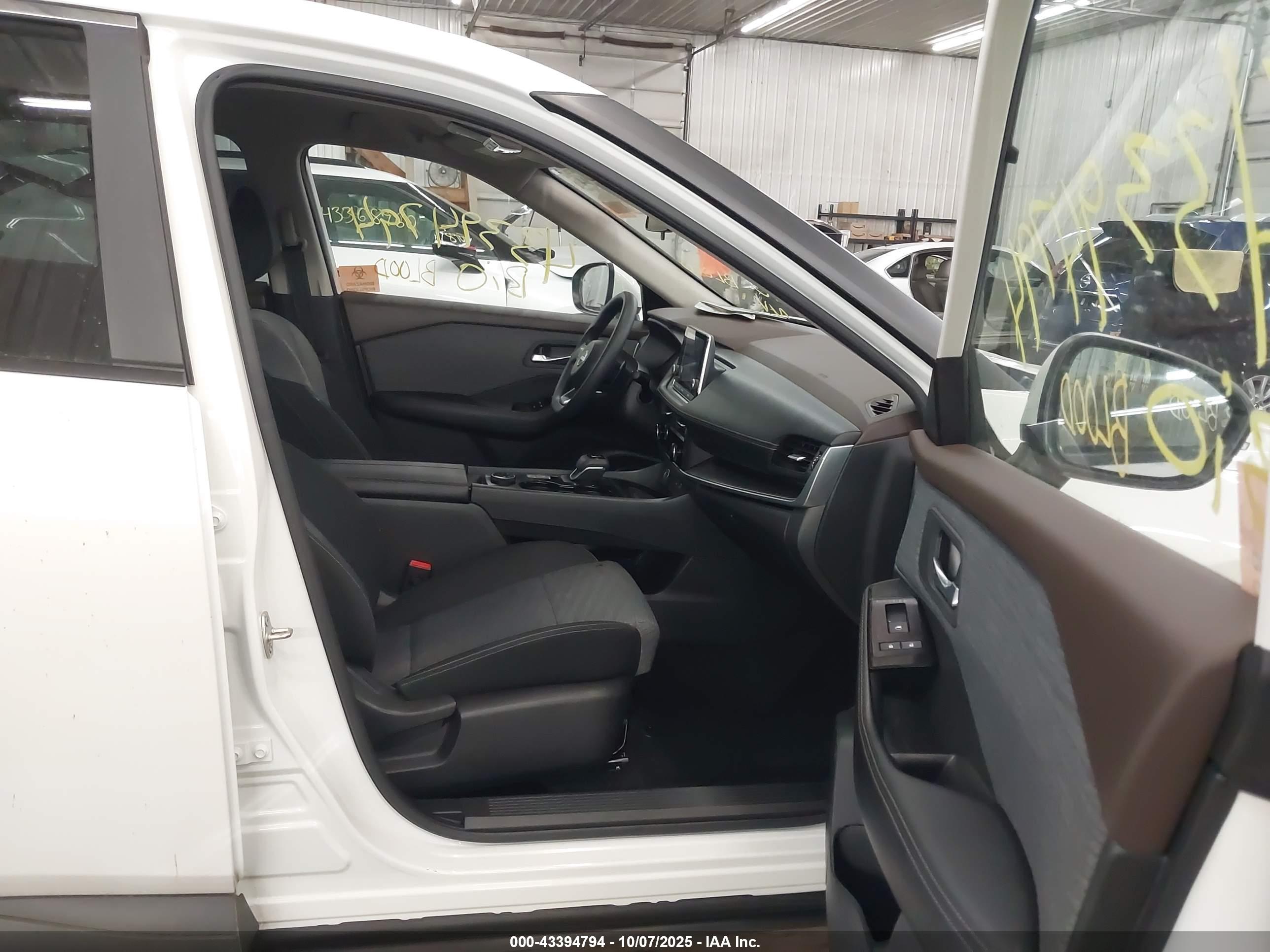 NISSAN ROGUE image 5