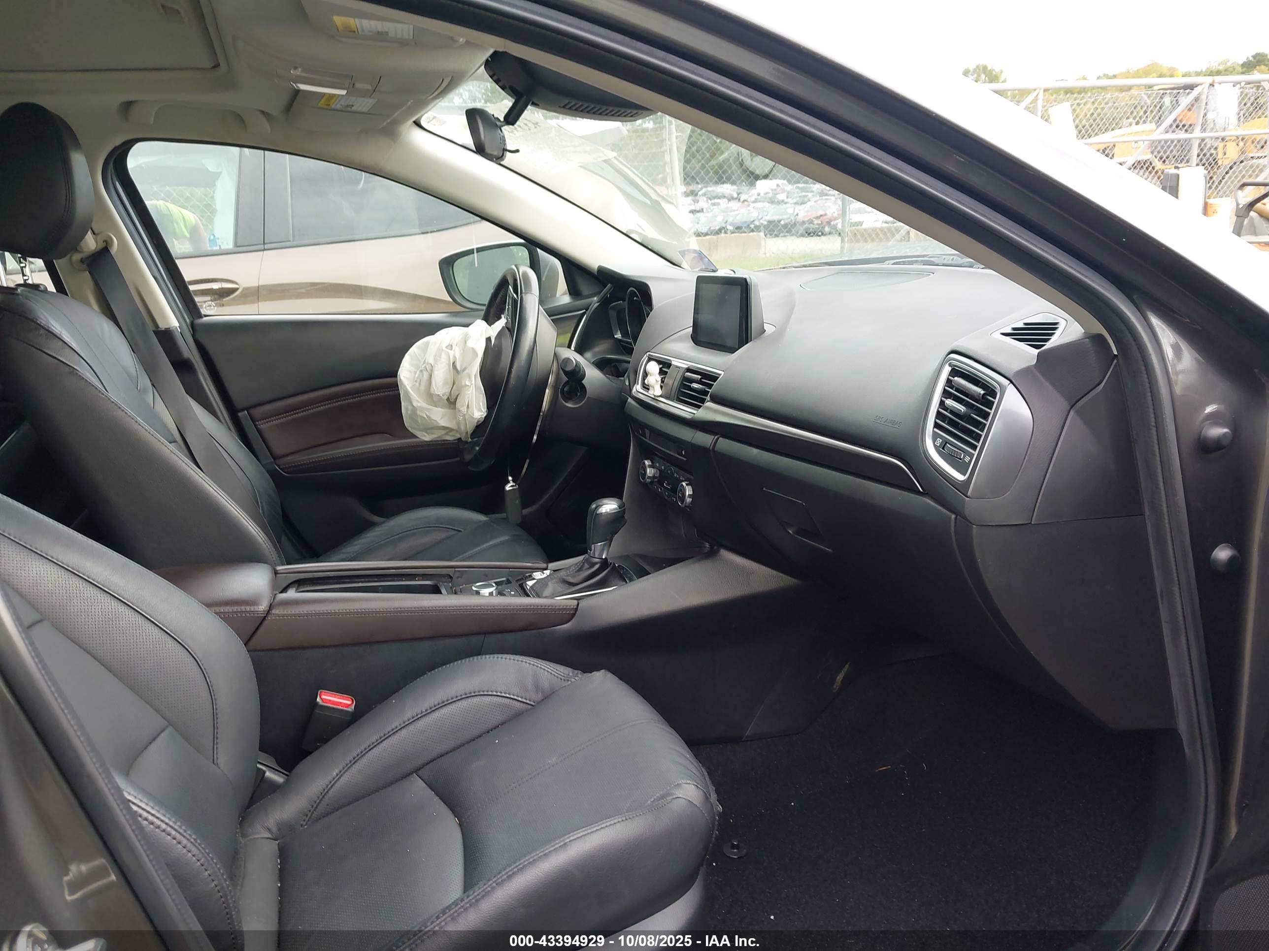 MAZDA MAZDA3 image 5