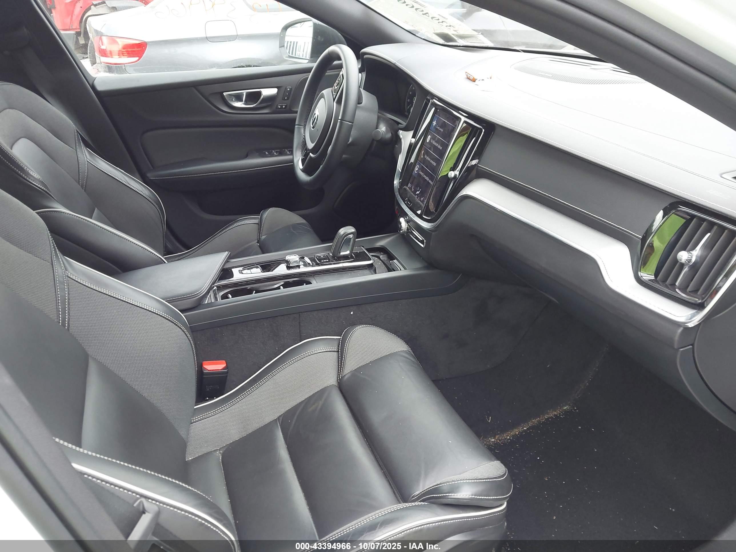 VOLVO S60 image 5