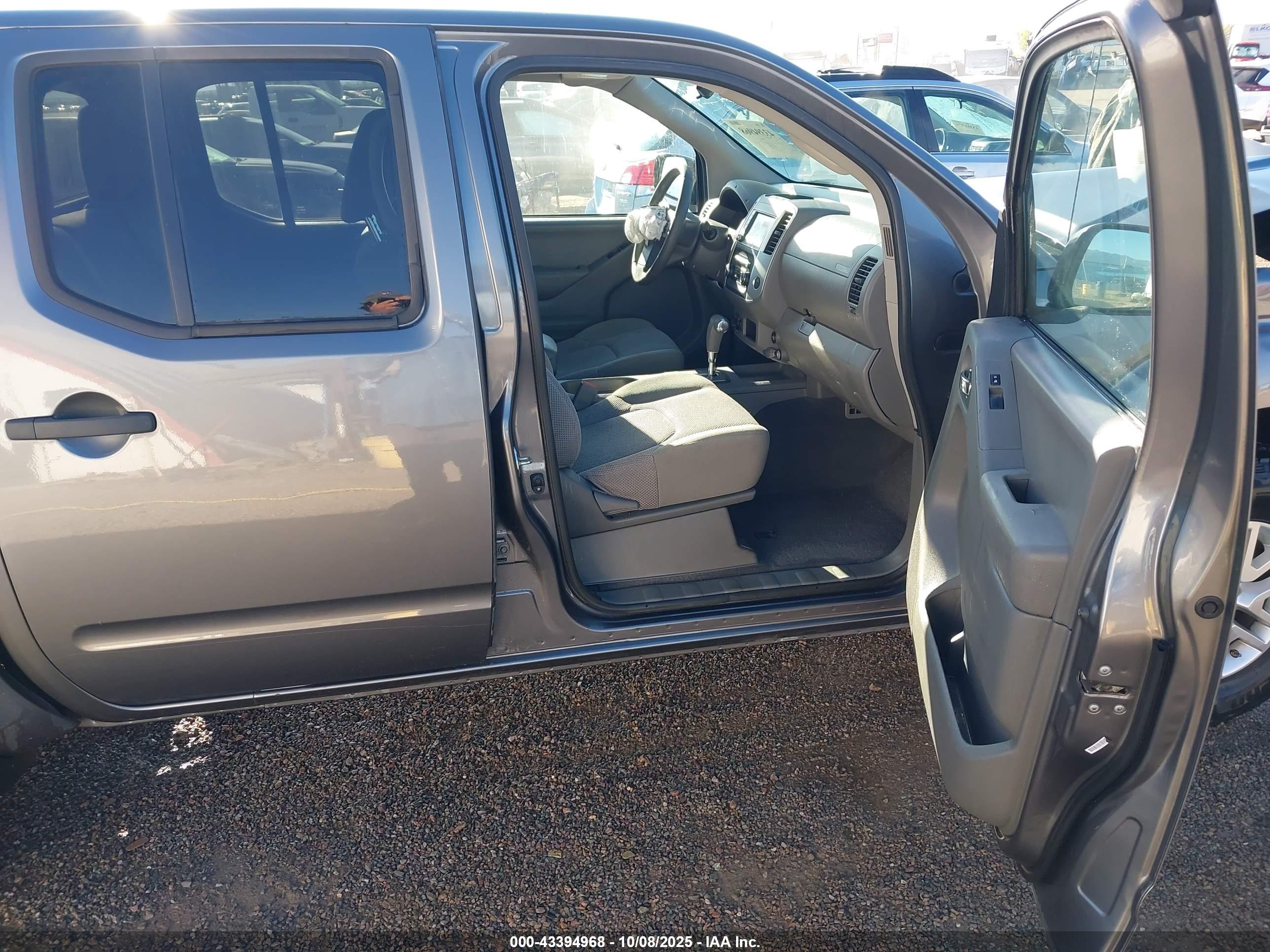 NISSAN FRONTIER image 5