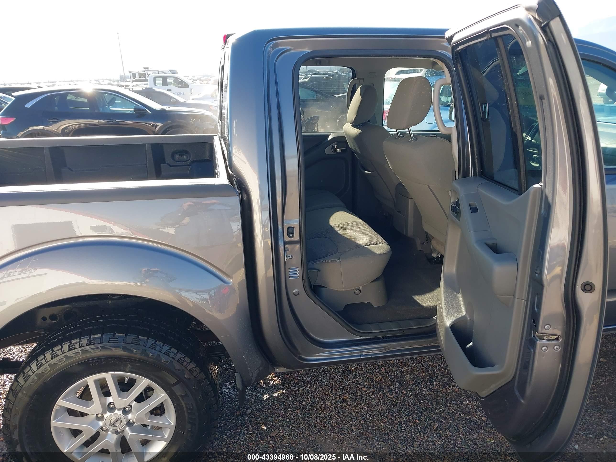 NISSAN FRONTIER image 8