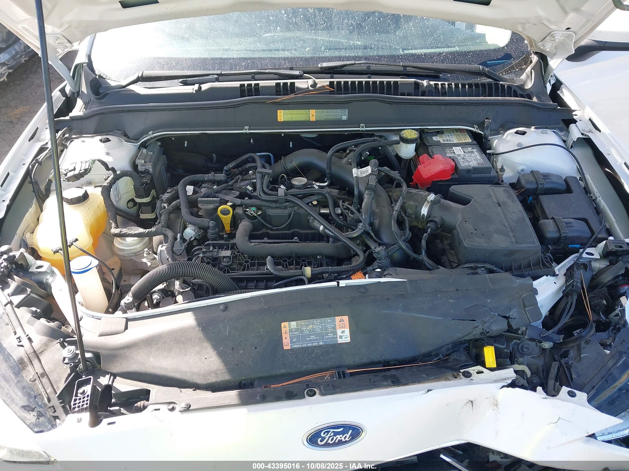 FORD FUSION image 10