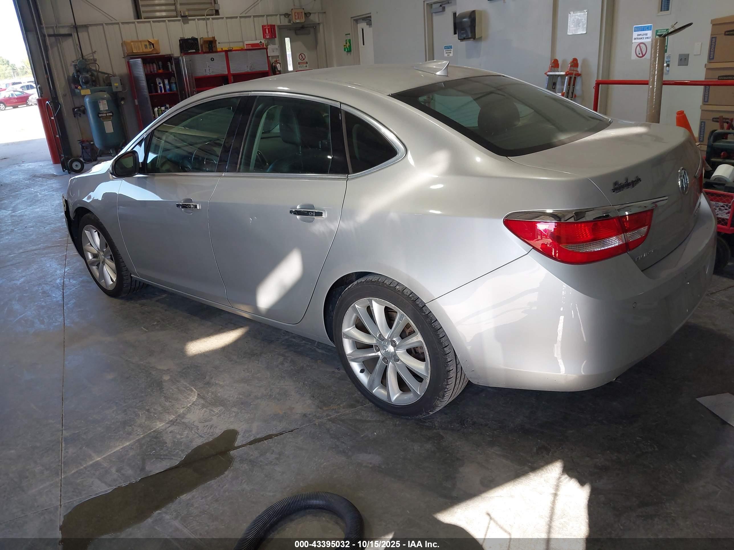 BUICK VERANO image 3