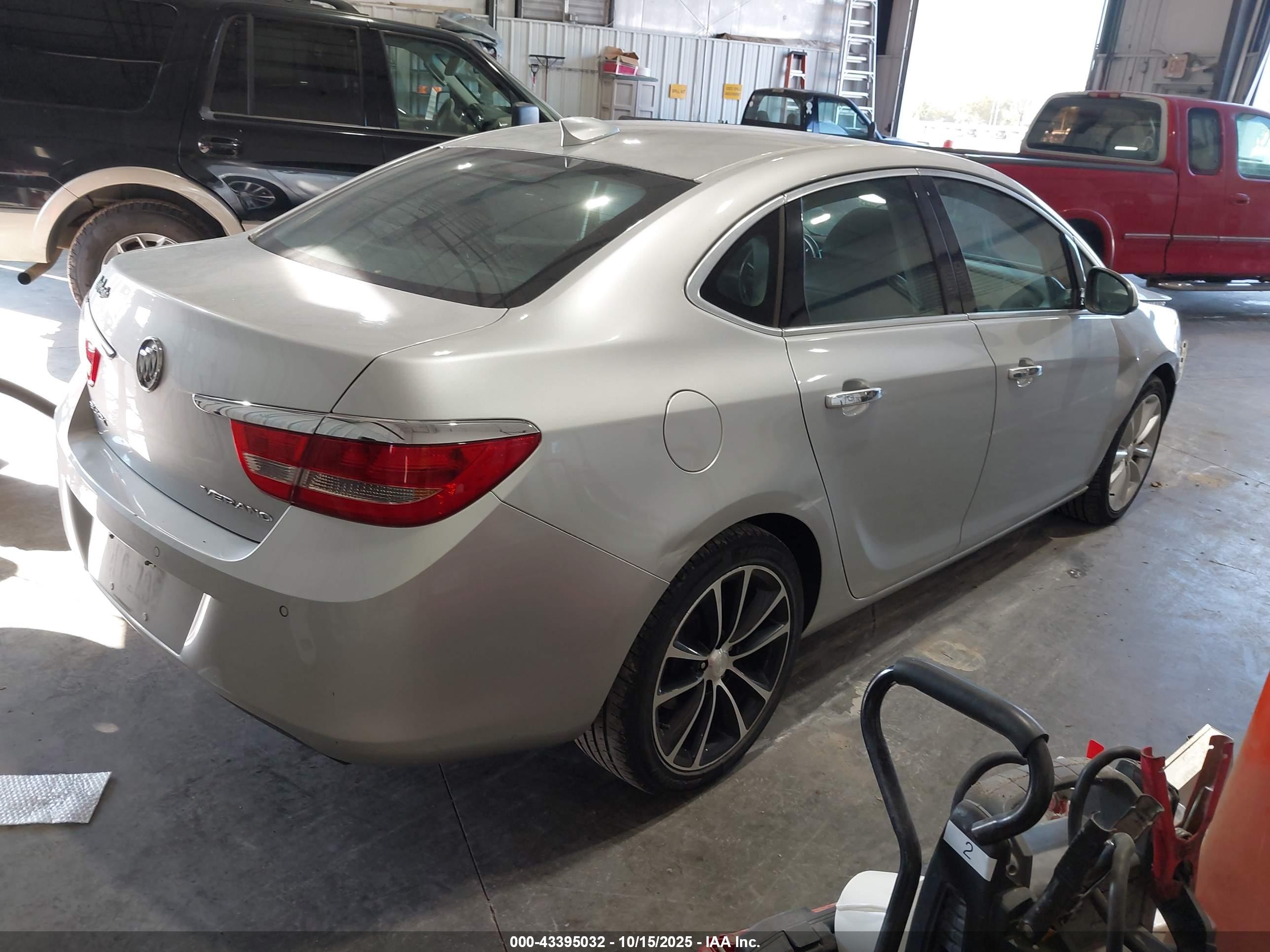 BUICK VERANO image 4
