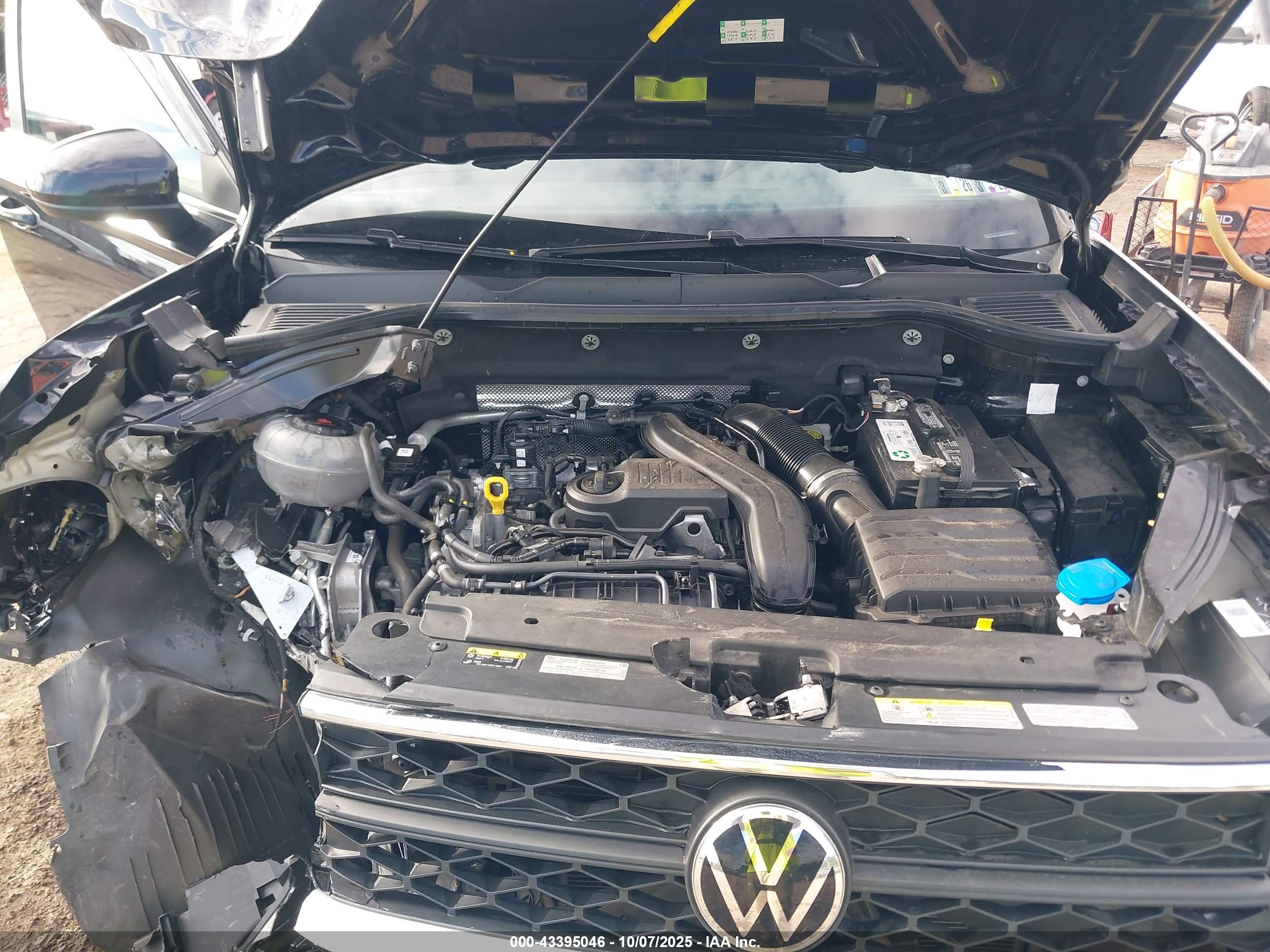 VOLKSWAGEN TAOS image 10