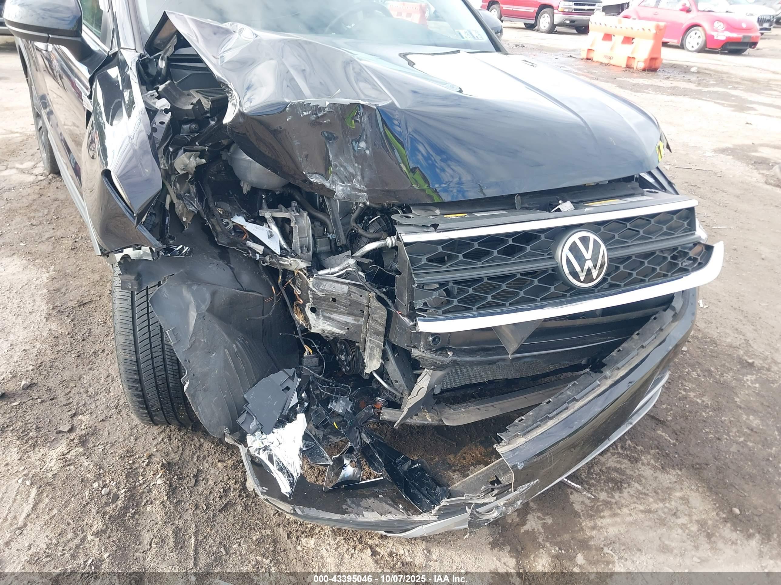 VOLKSWAGEN TAOS image 6