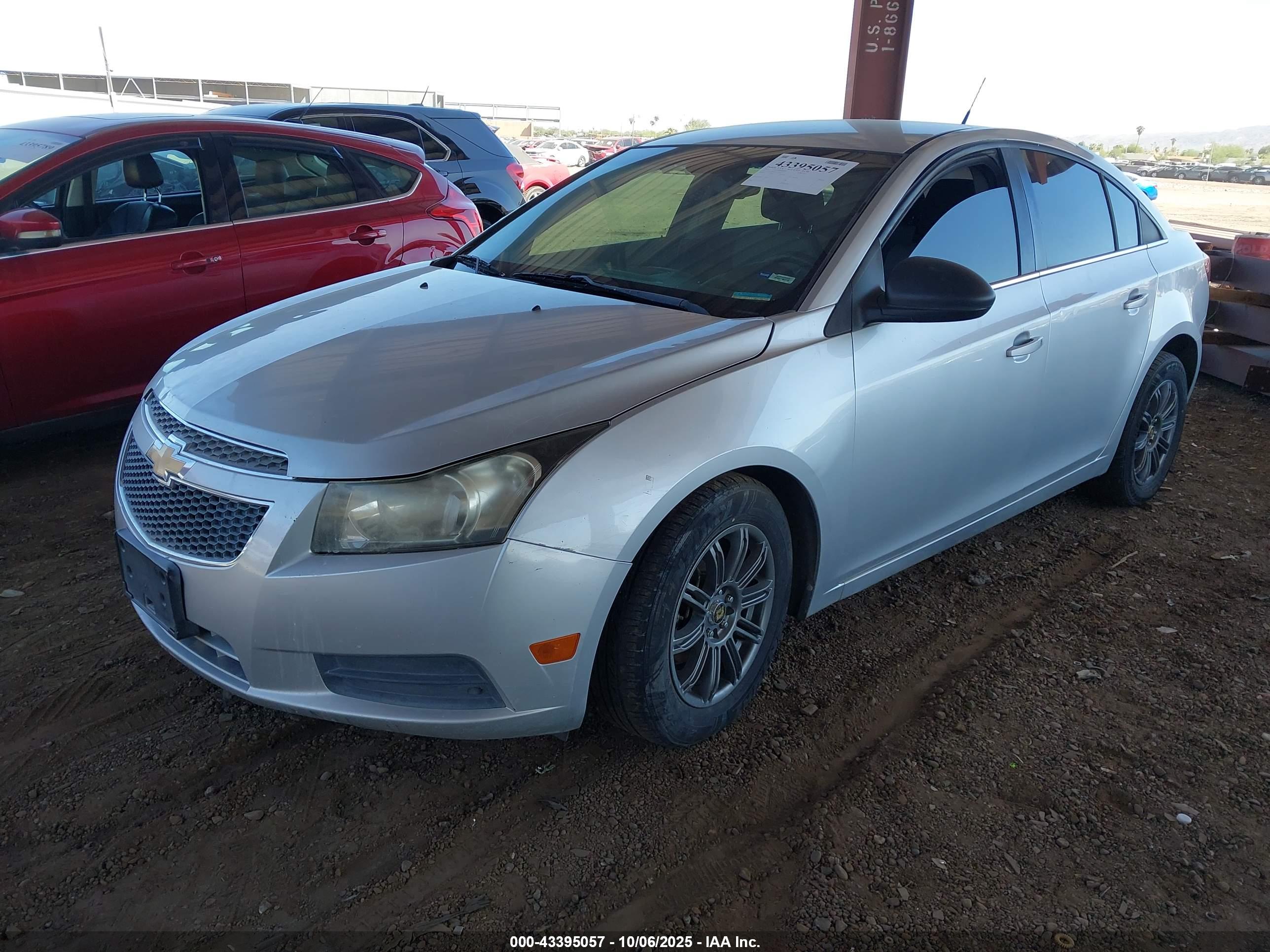 CHEVROLET CRUZE image 2