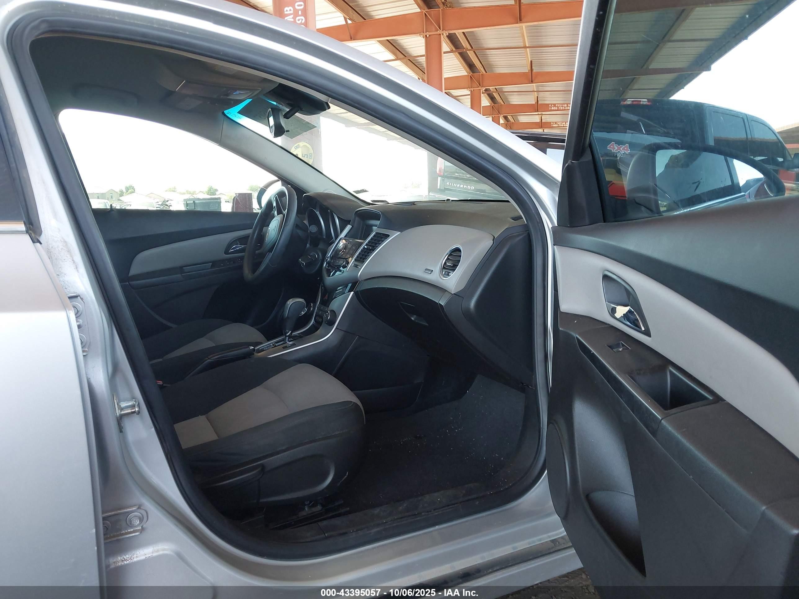 CHEVROLET CRUZE image 5