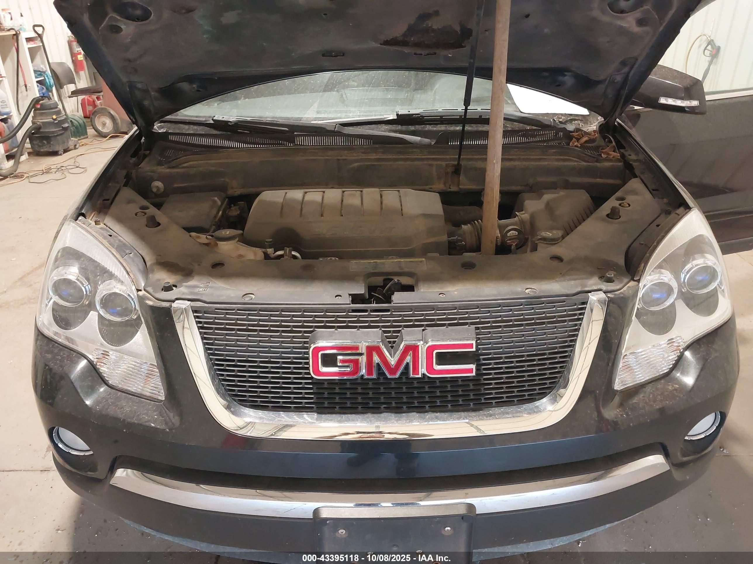GMC ACADIA image 10