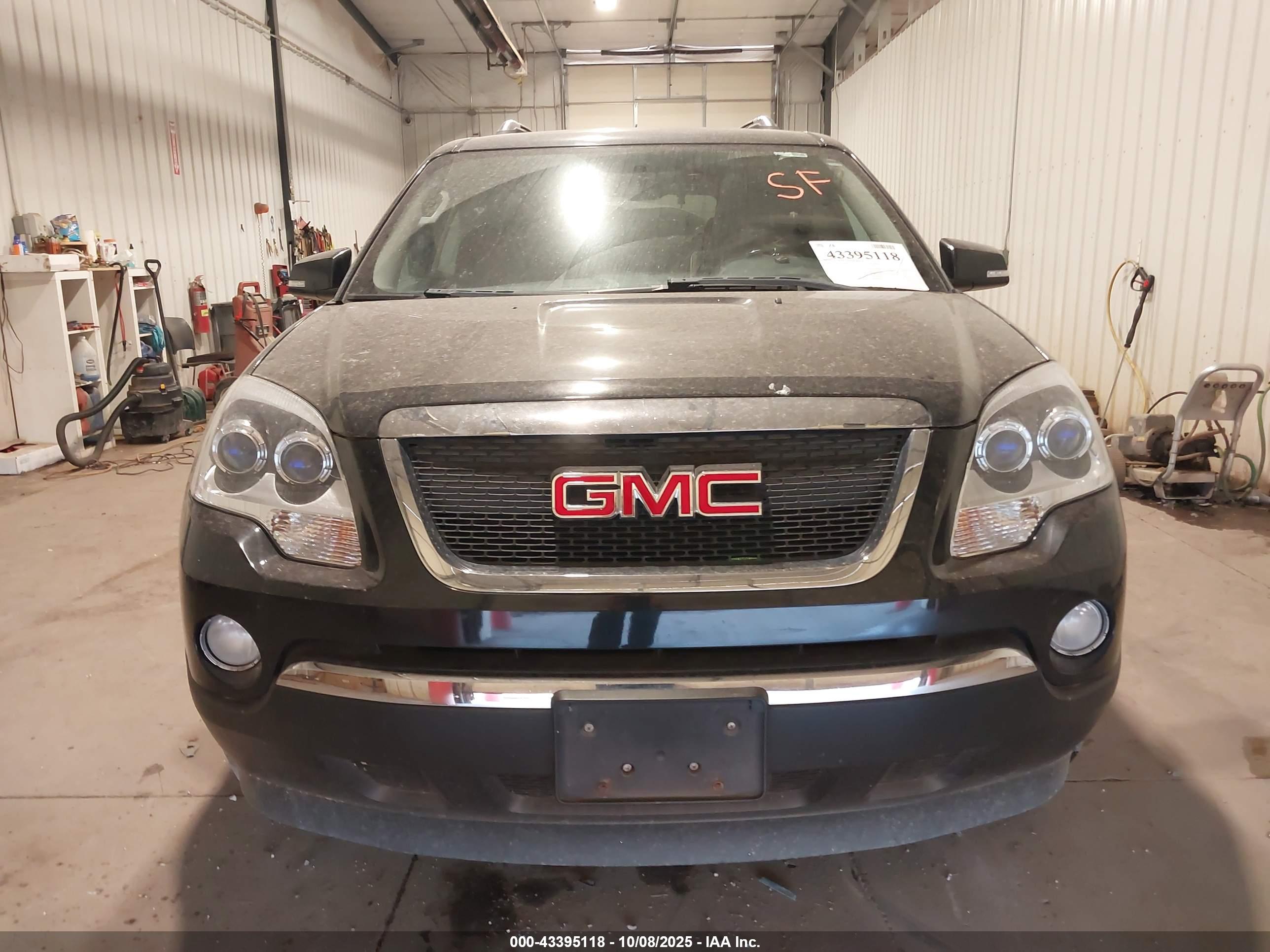 GMC ACADIA image 6