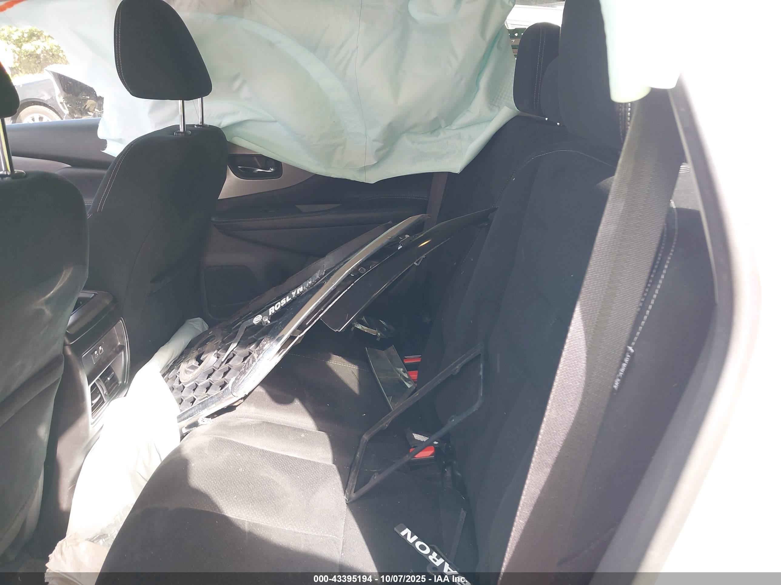 NISSAN MURANO image 8