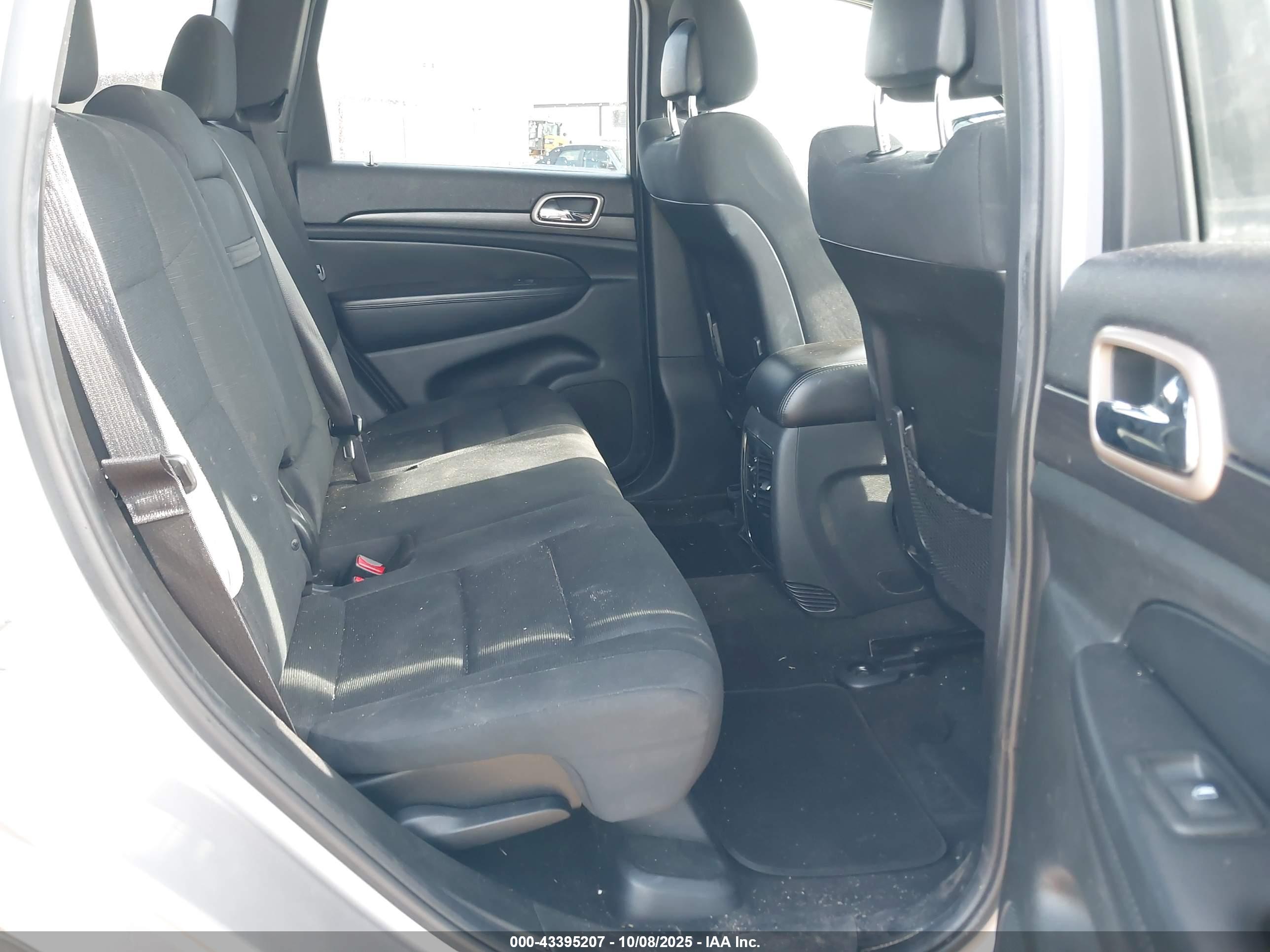 JEEP GRAND image 8