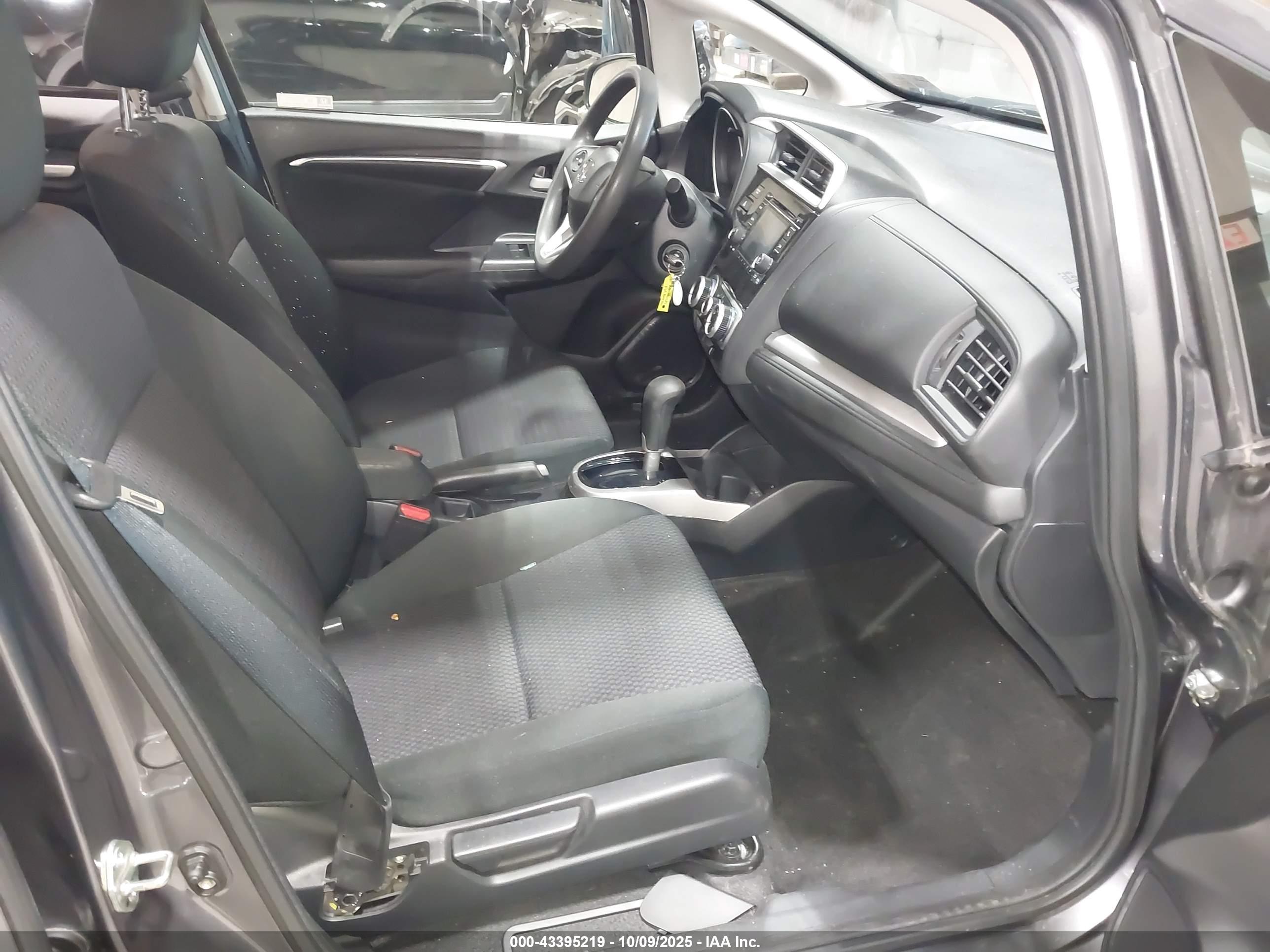 HONDA FIT image 5