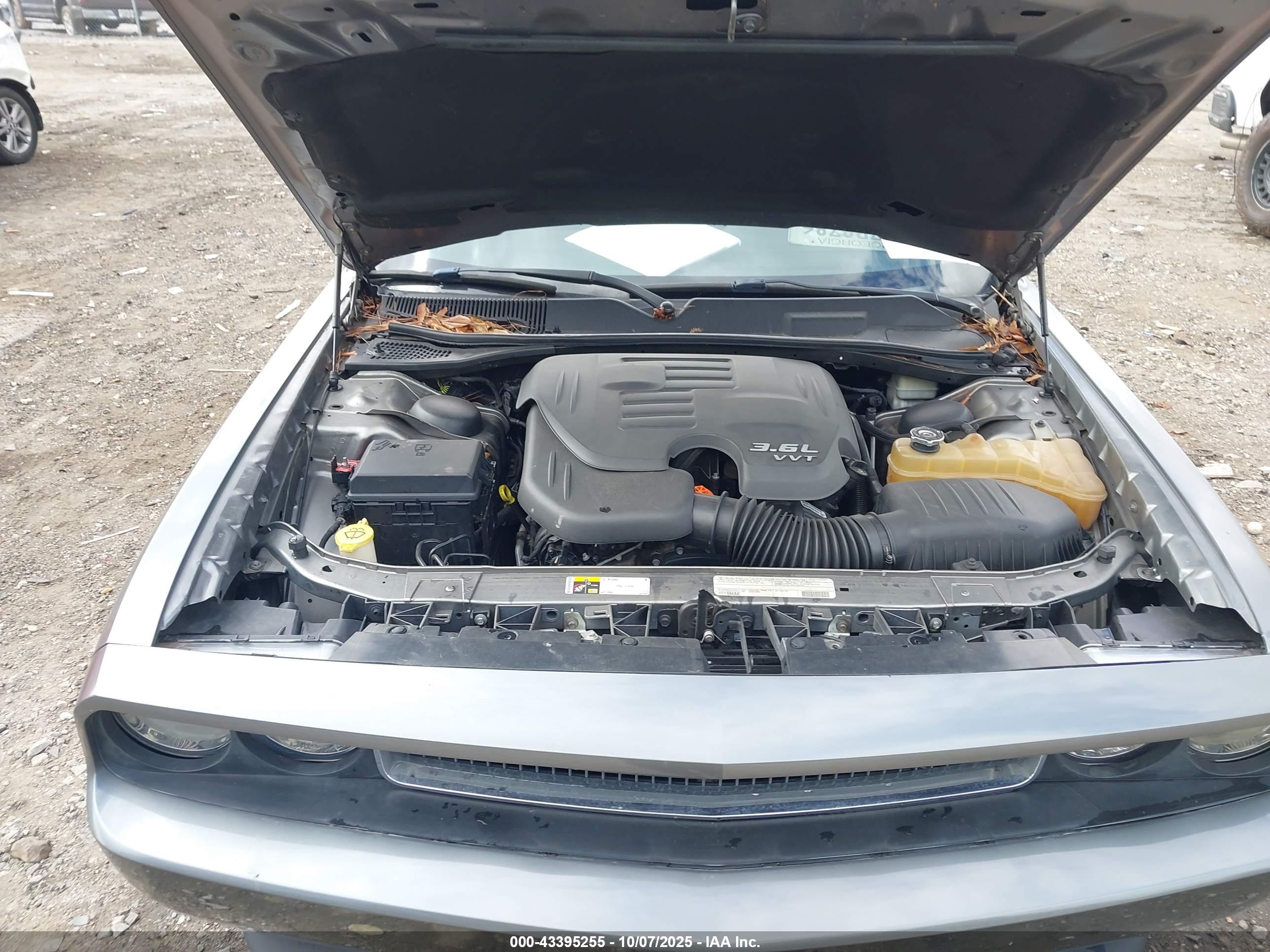 DODGE CHALLENGER image 10