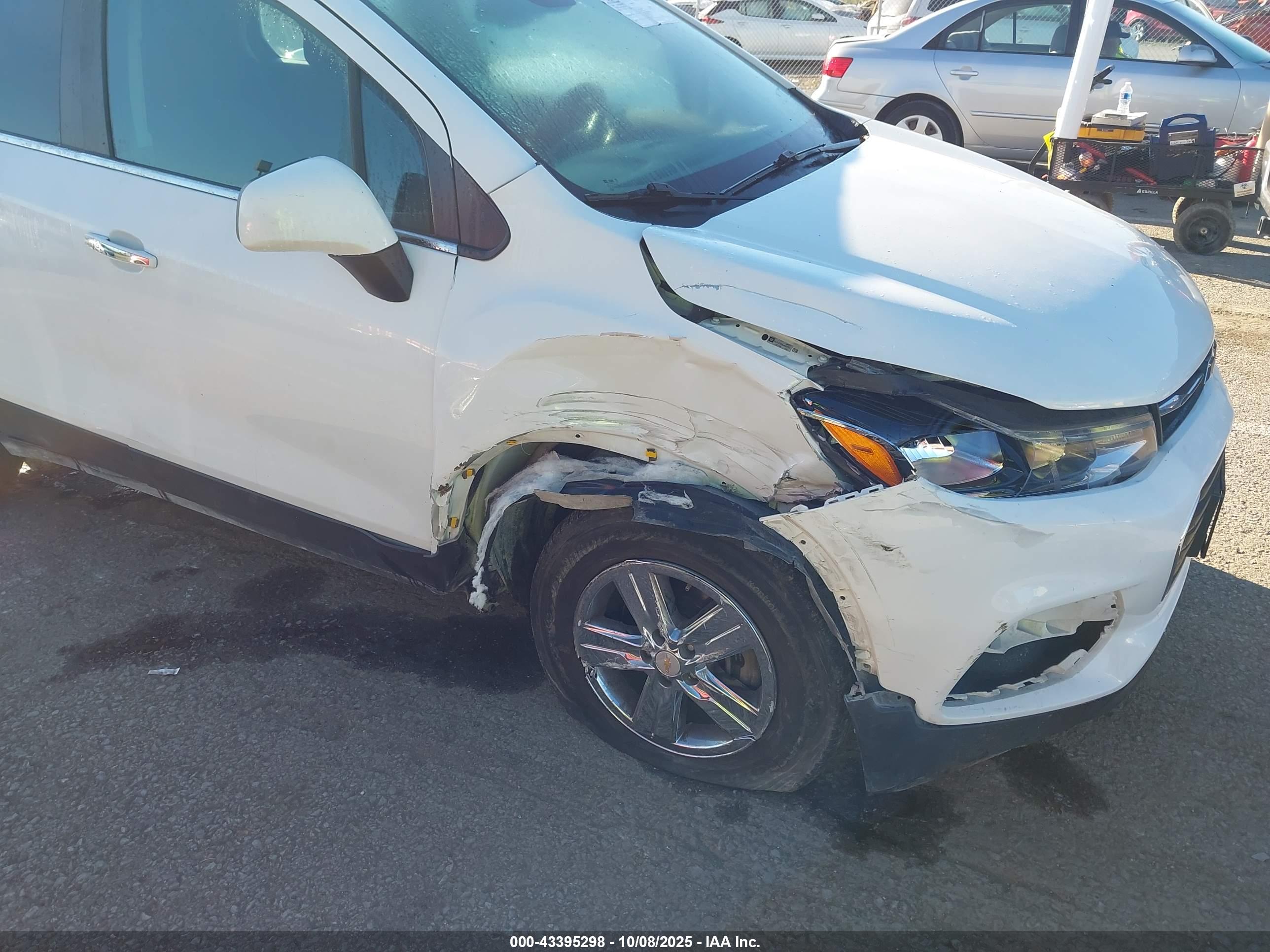 CHEVROLET TRAX image 6