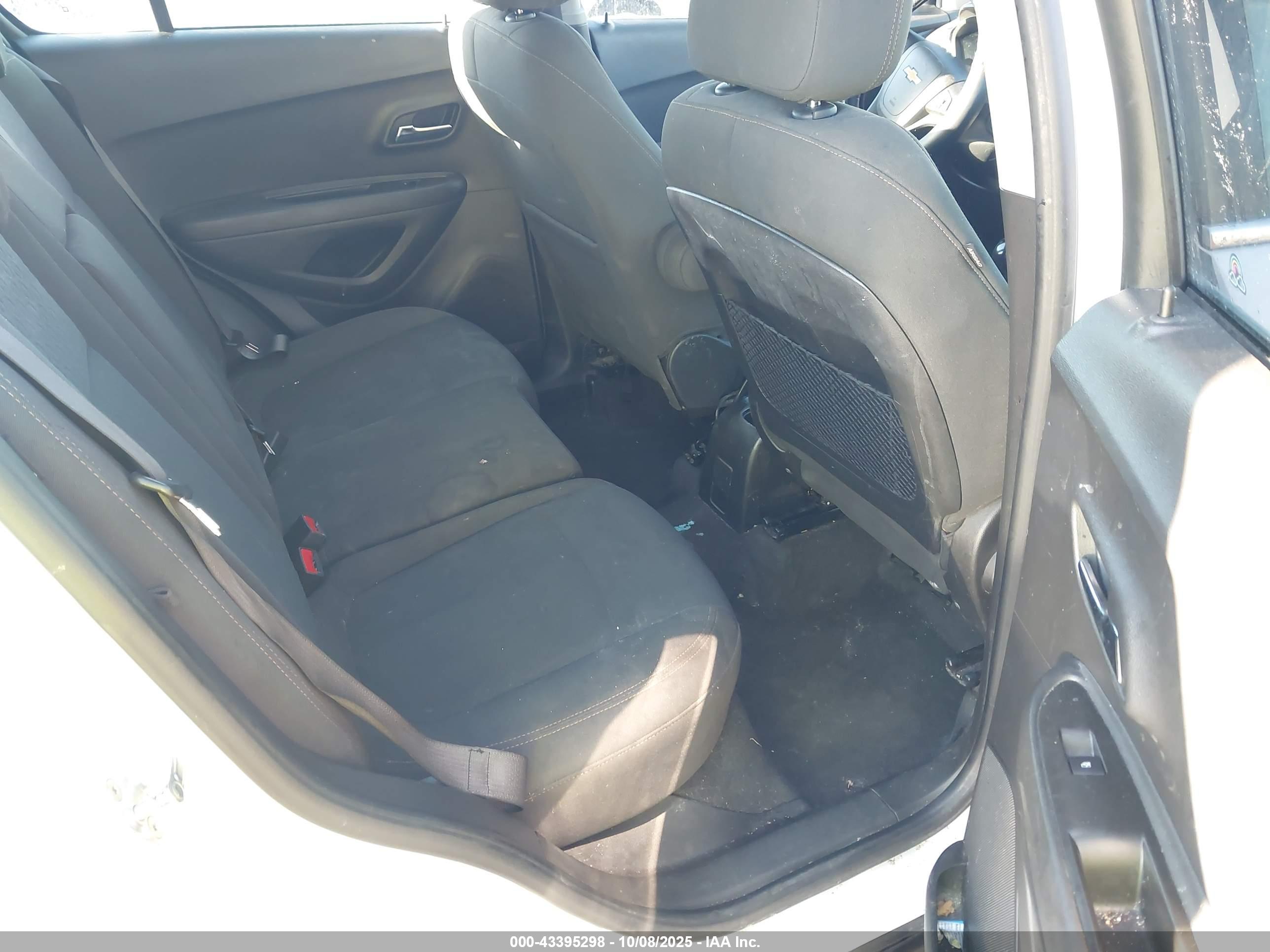 CHEVROLET TRAX image 8