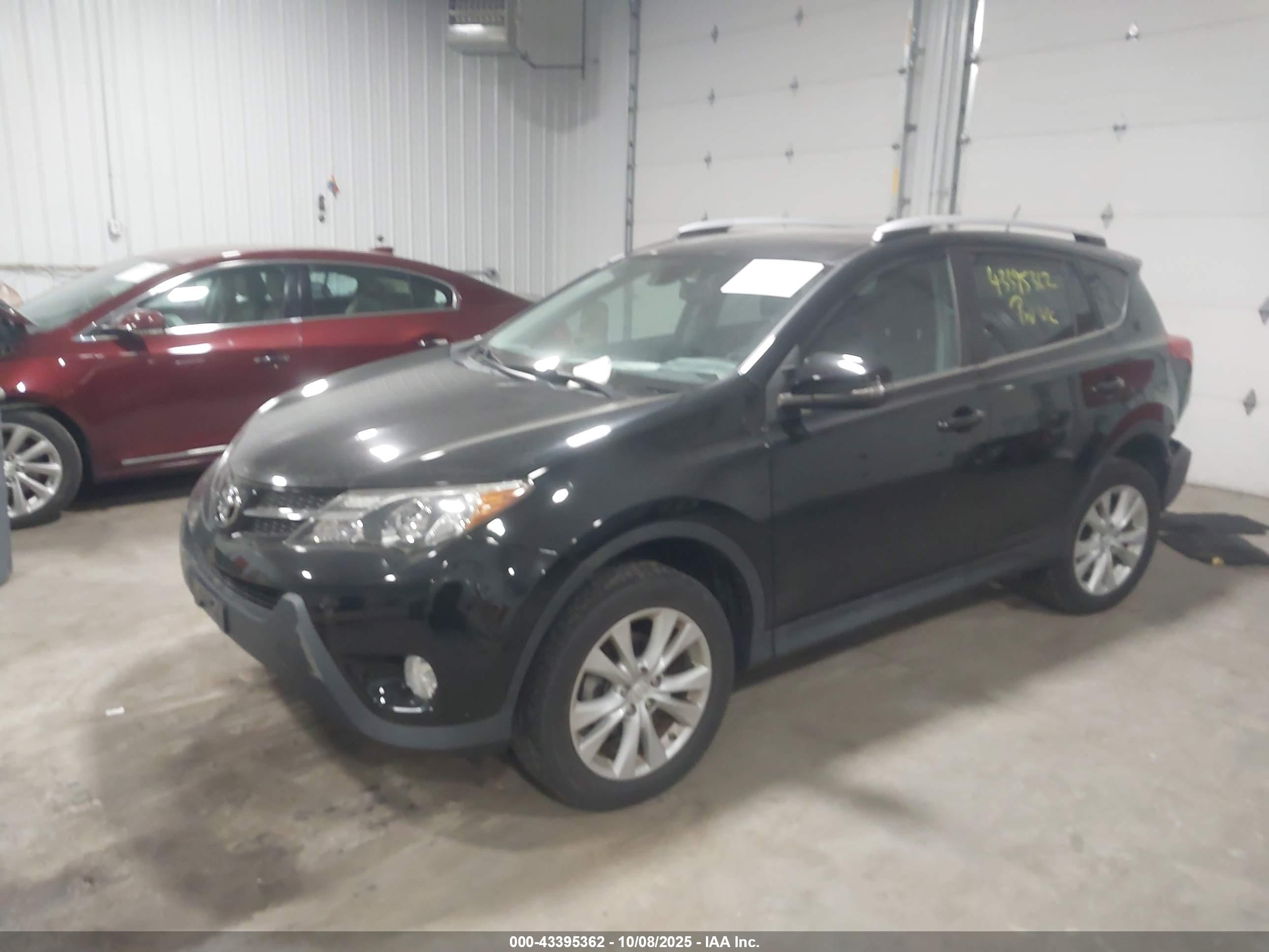 TOYOTA RAV4 image 2