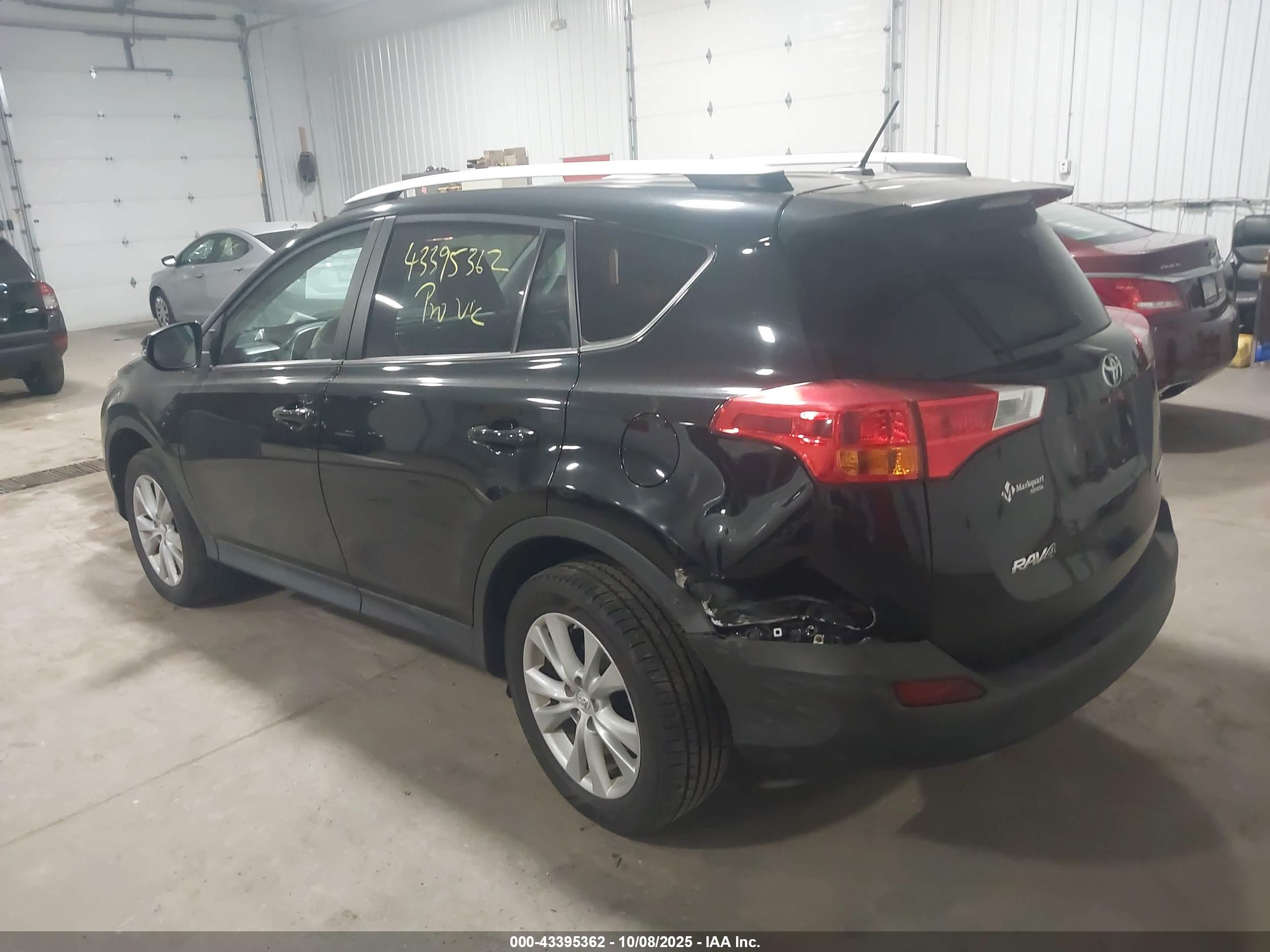 TOYOTA RAV4 image 3