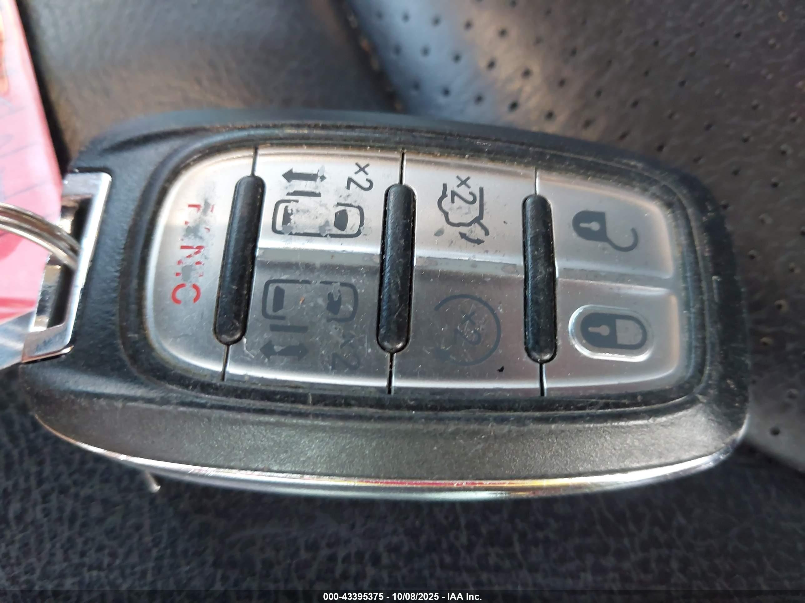 CHRYSLER PACIFICA image 11