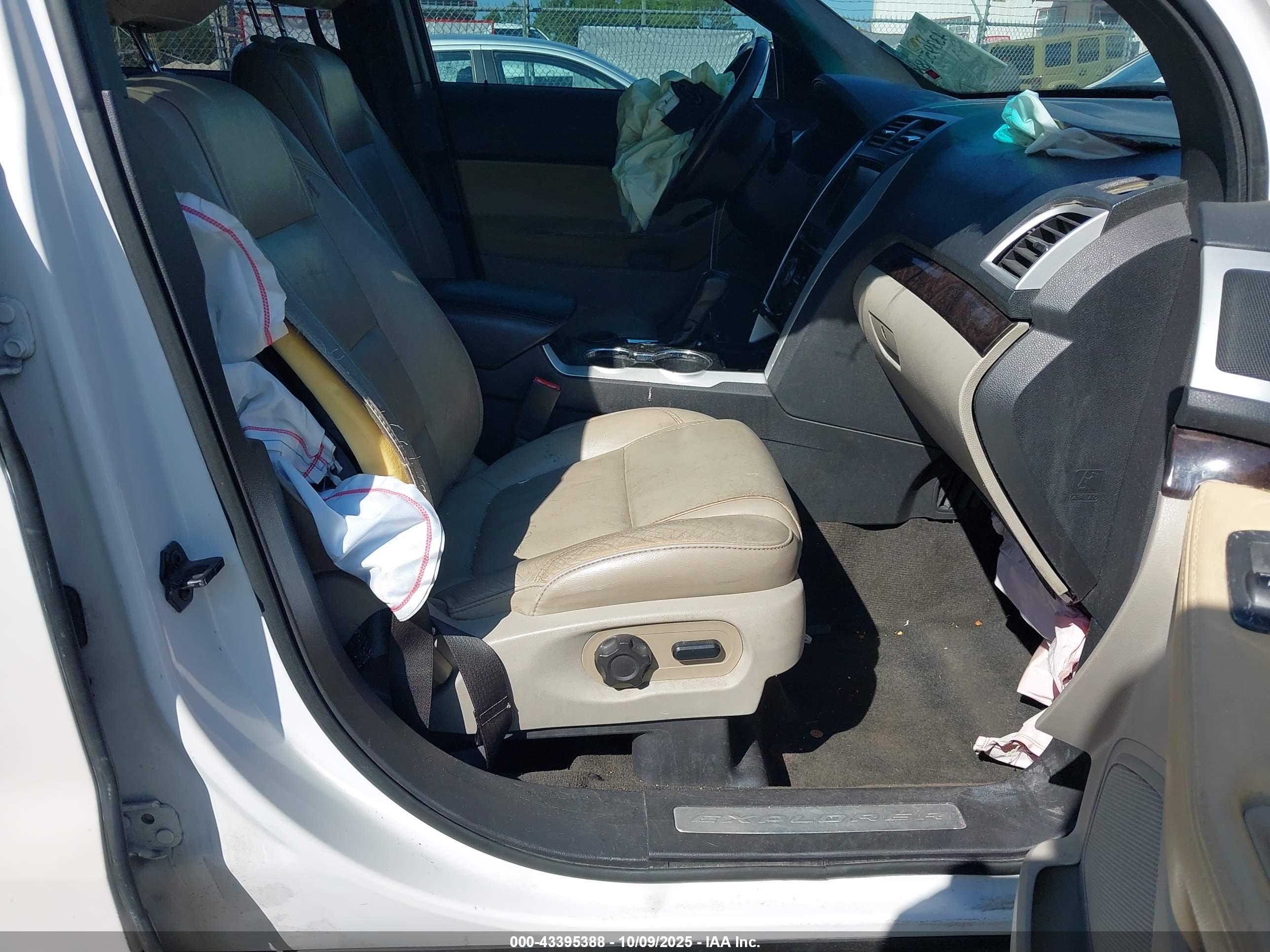 FORD EXPLORER image 5