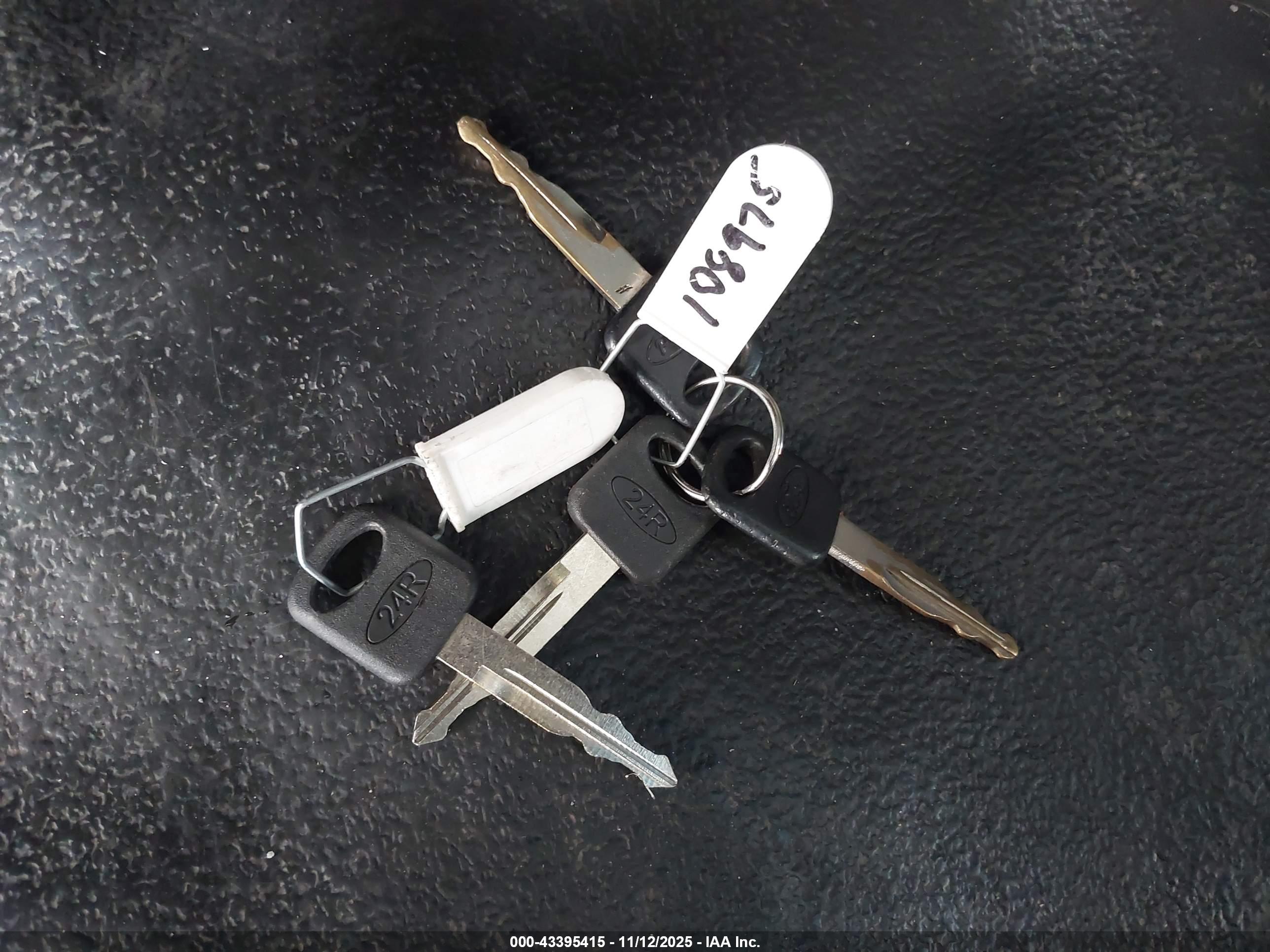 FORD E-150 image 11