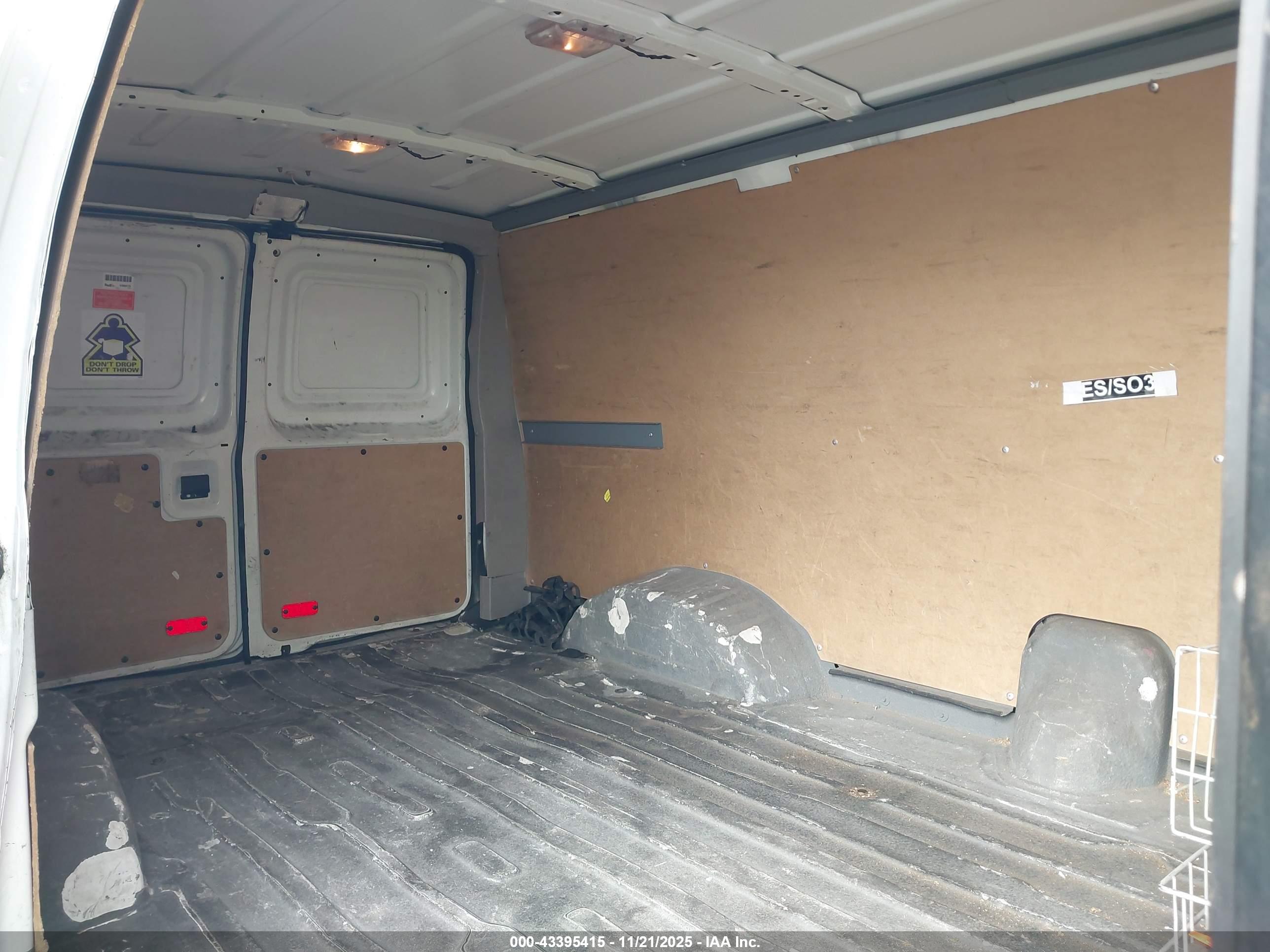 FORD E-150 image 8