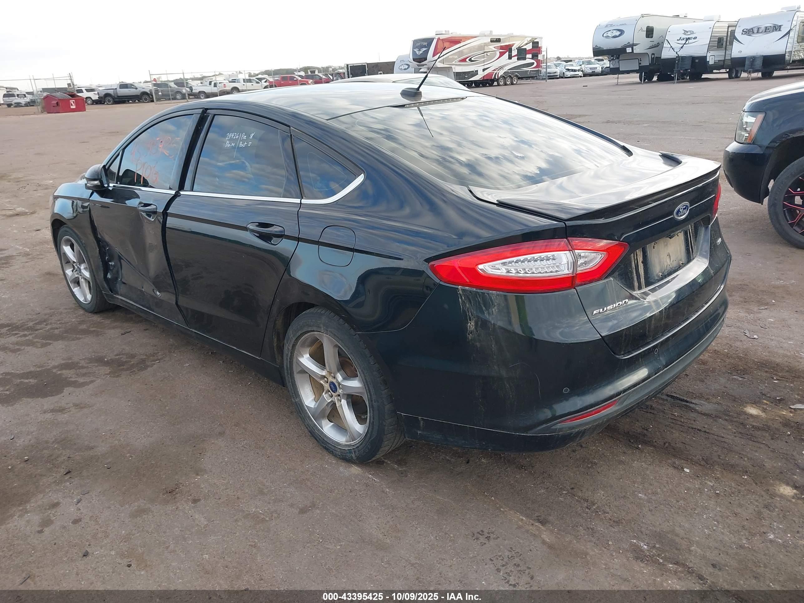 FORD FUSION image 3