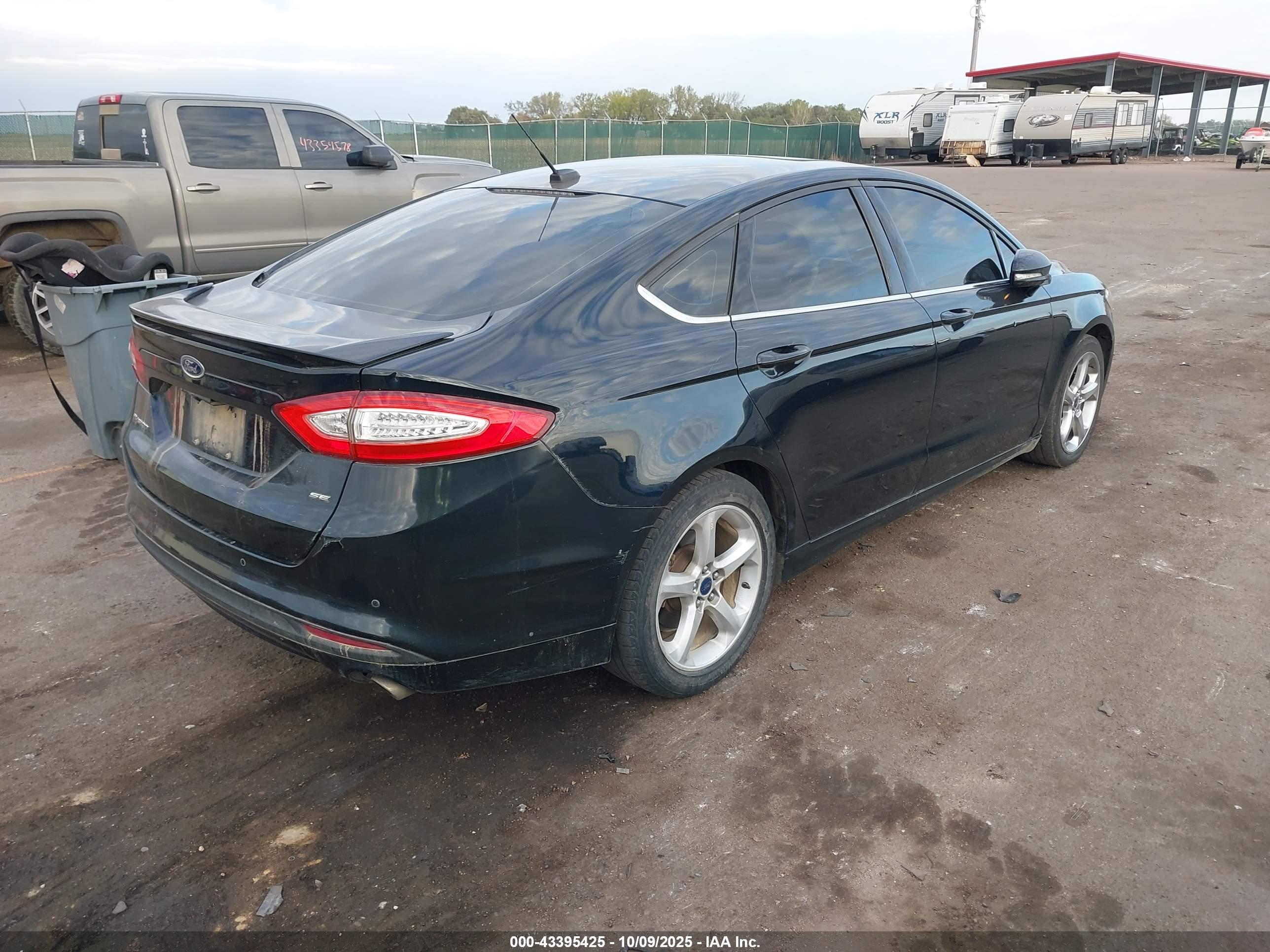 FORD FUSION image 4