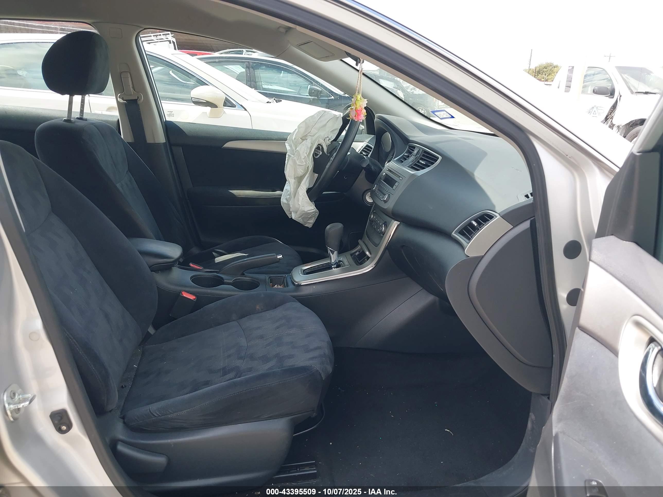 NISSAN SENTRA image 5