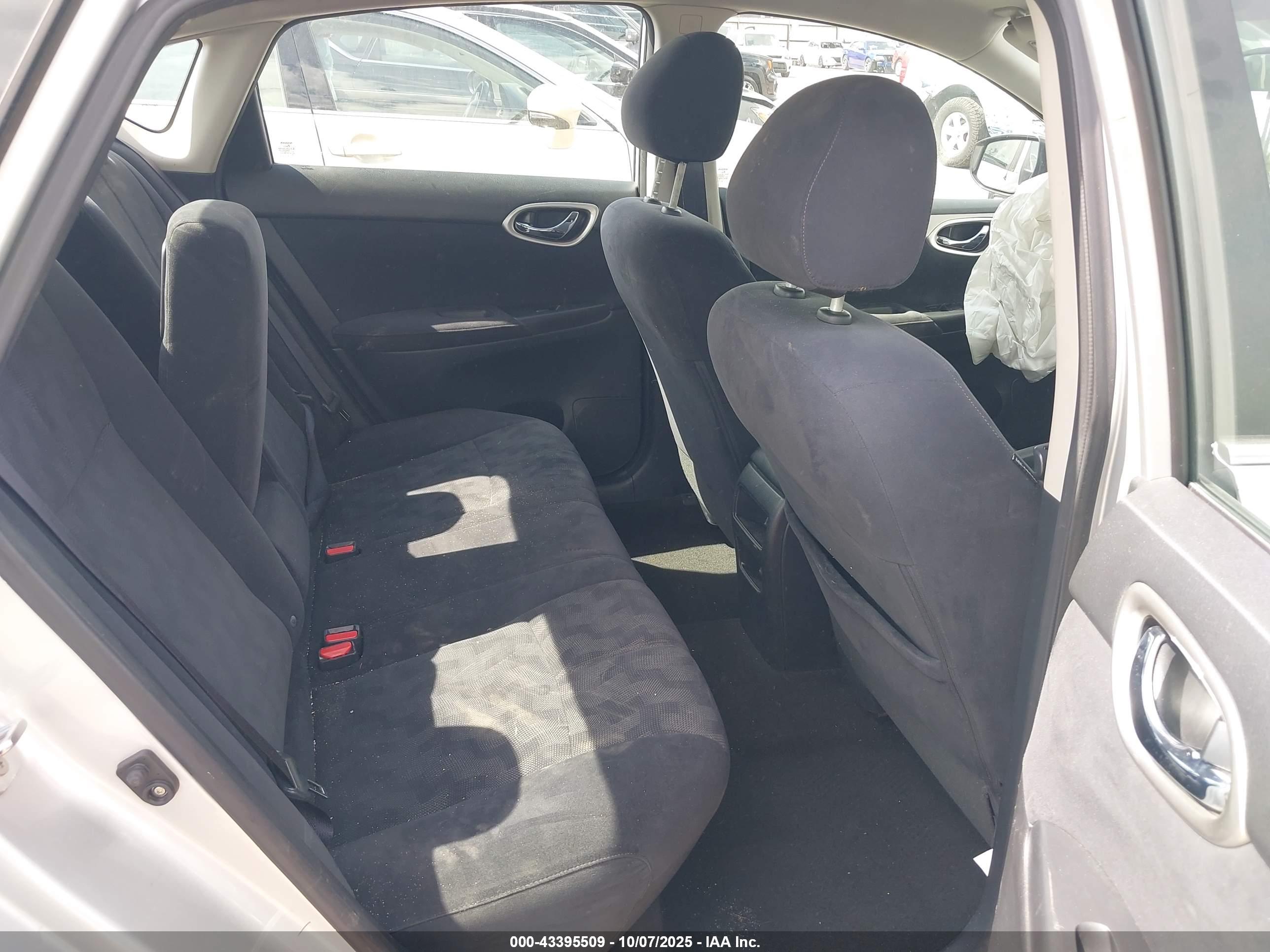 NISSAN SENTRA image 8