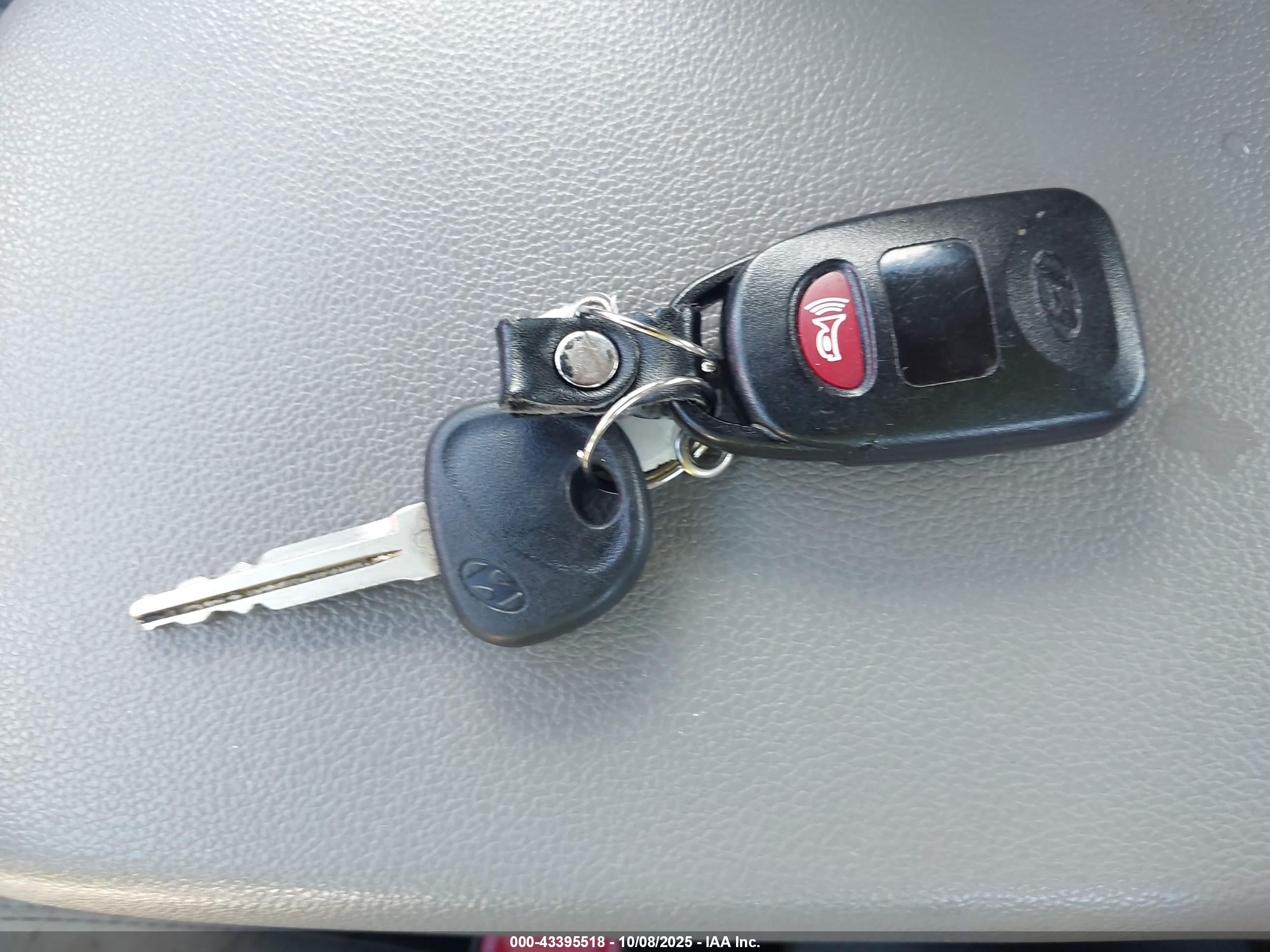 HYUNDAI ELANTRA image 11