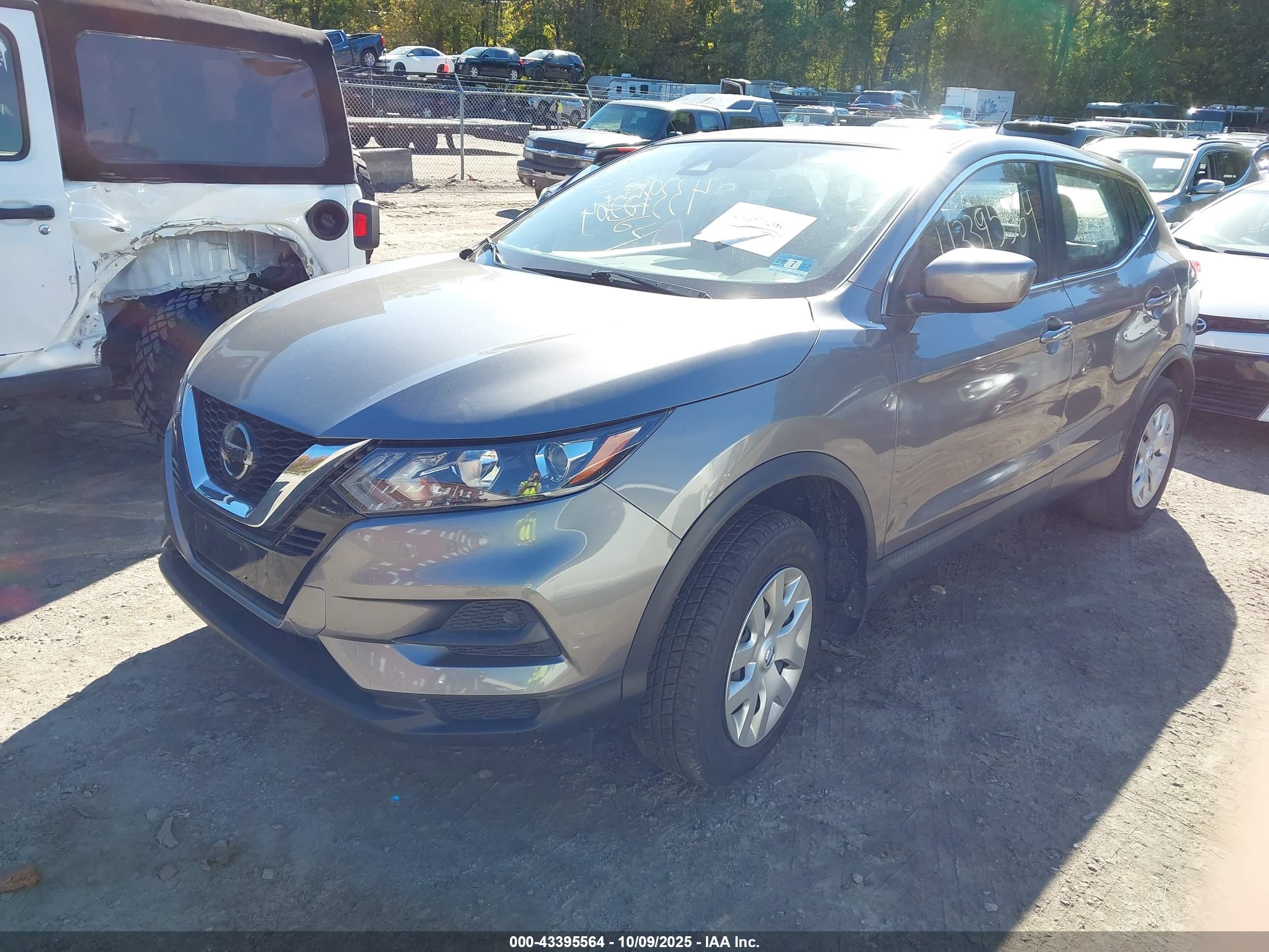NISSAN ROGUE image 2