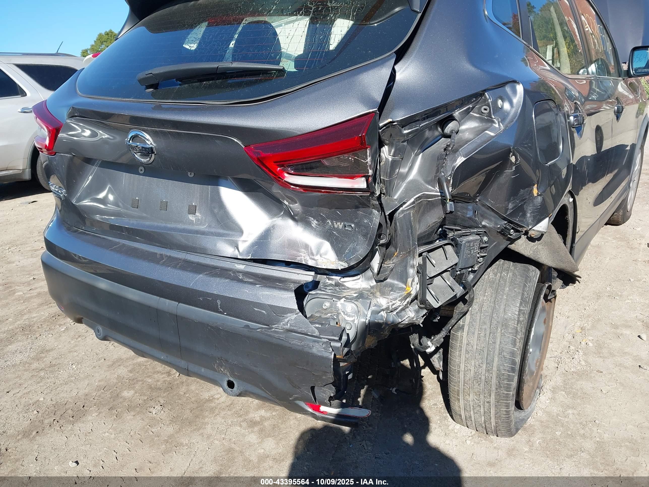 NISSAN ROGUE image 6