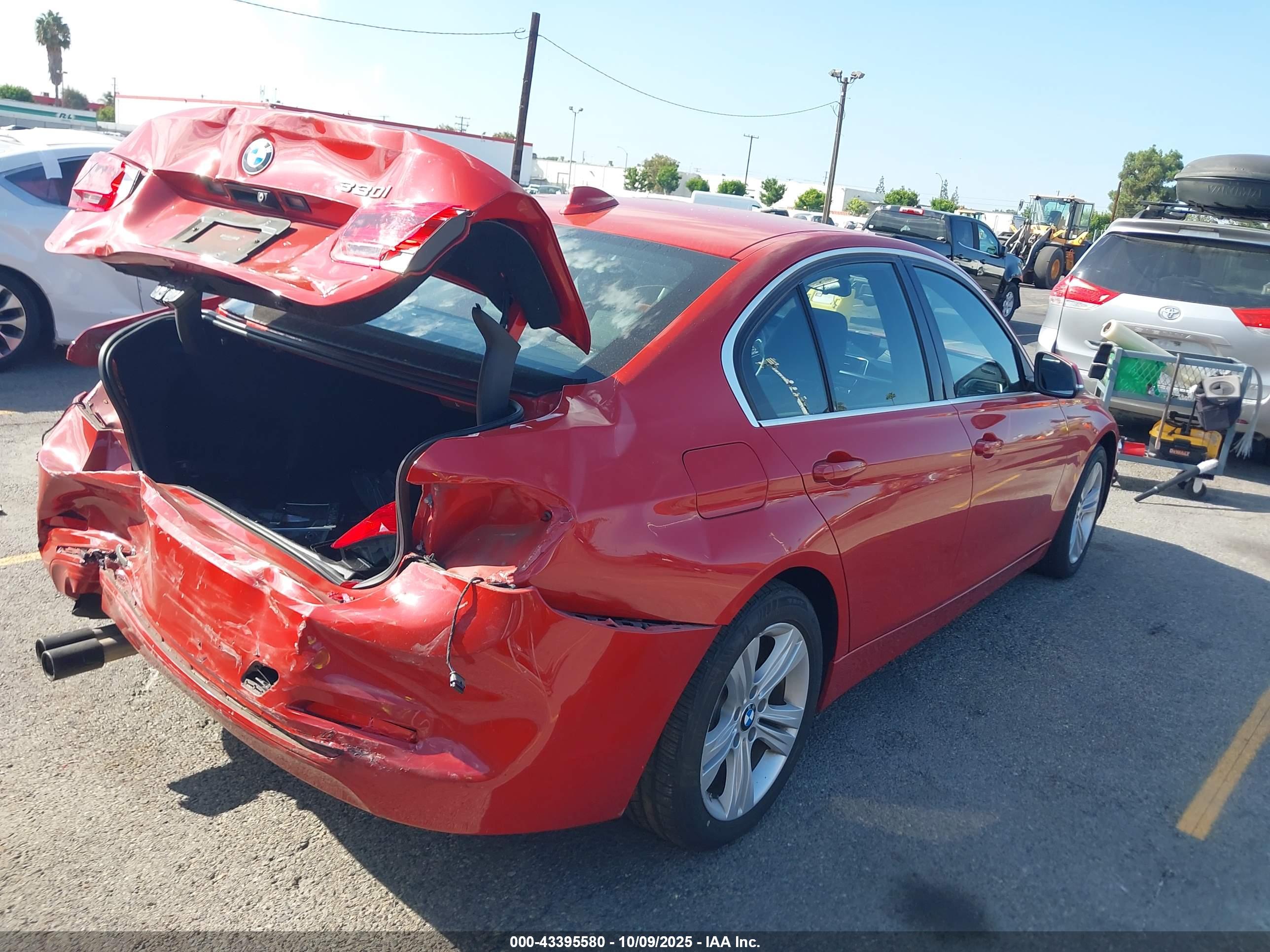 BMW 330I image 4