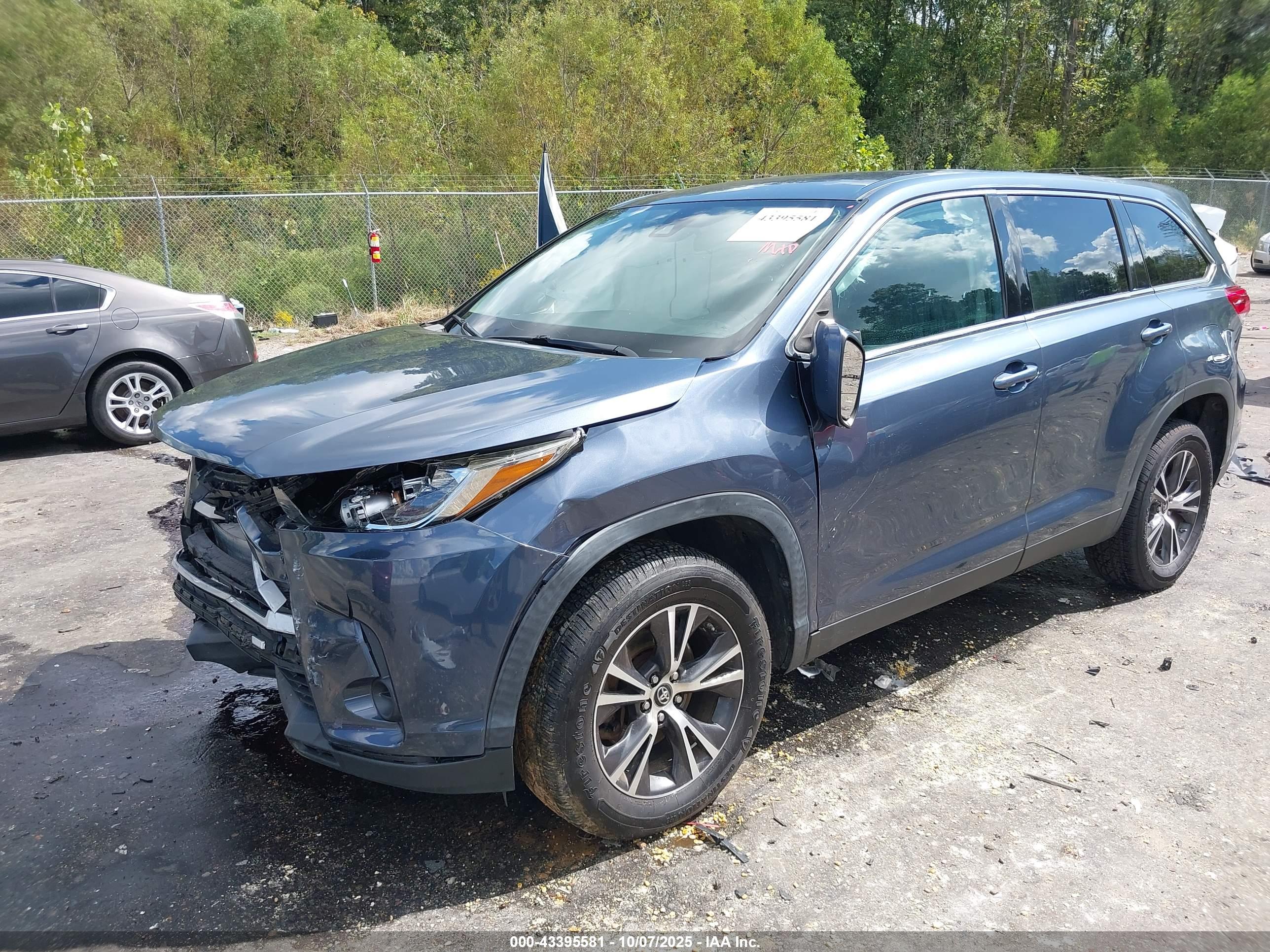 TOYOTA HIGHLANDER image 2
