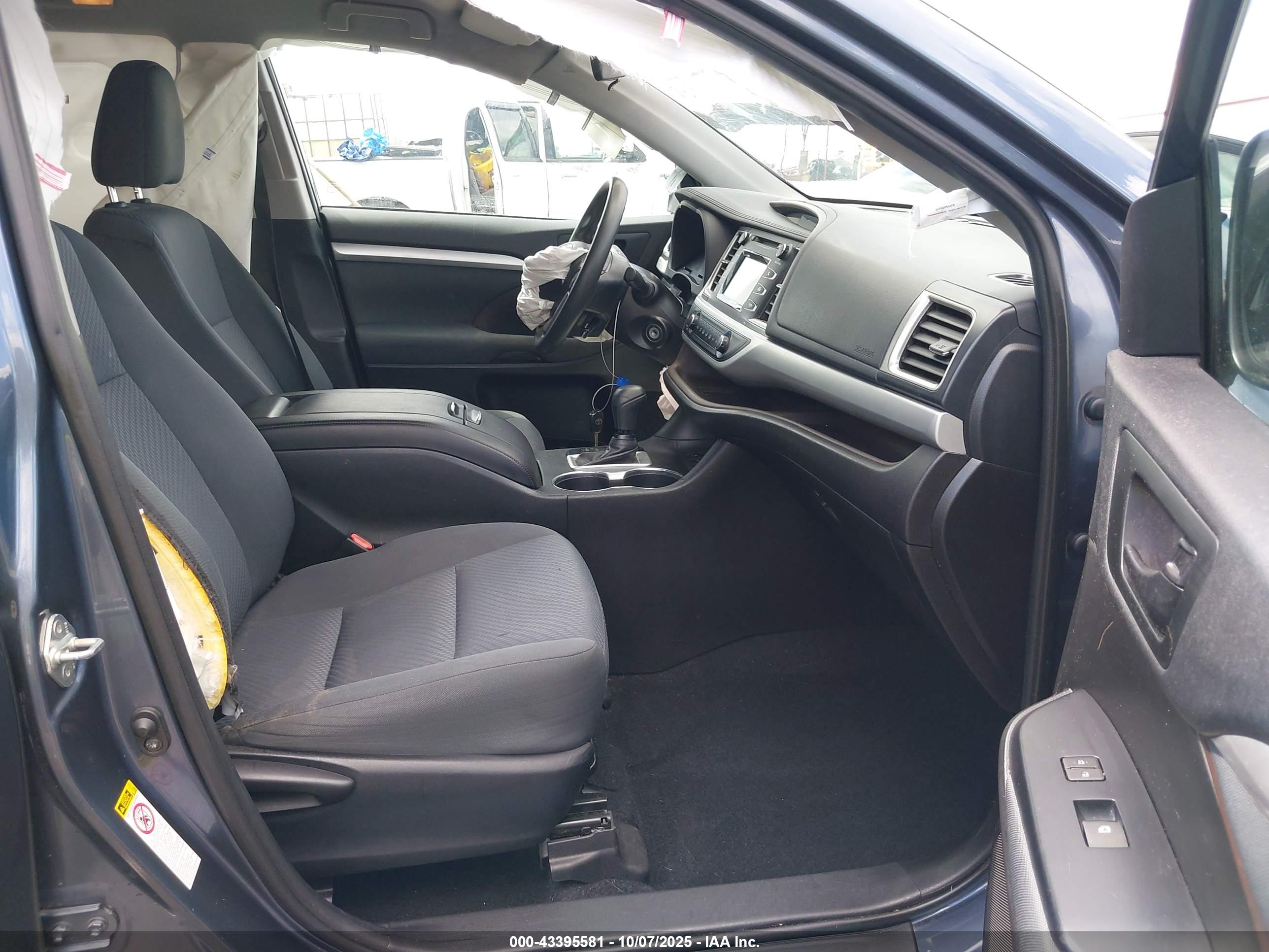TOYOTA HIGHLANDER image 5