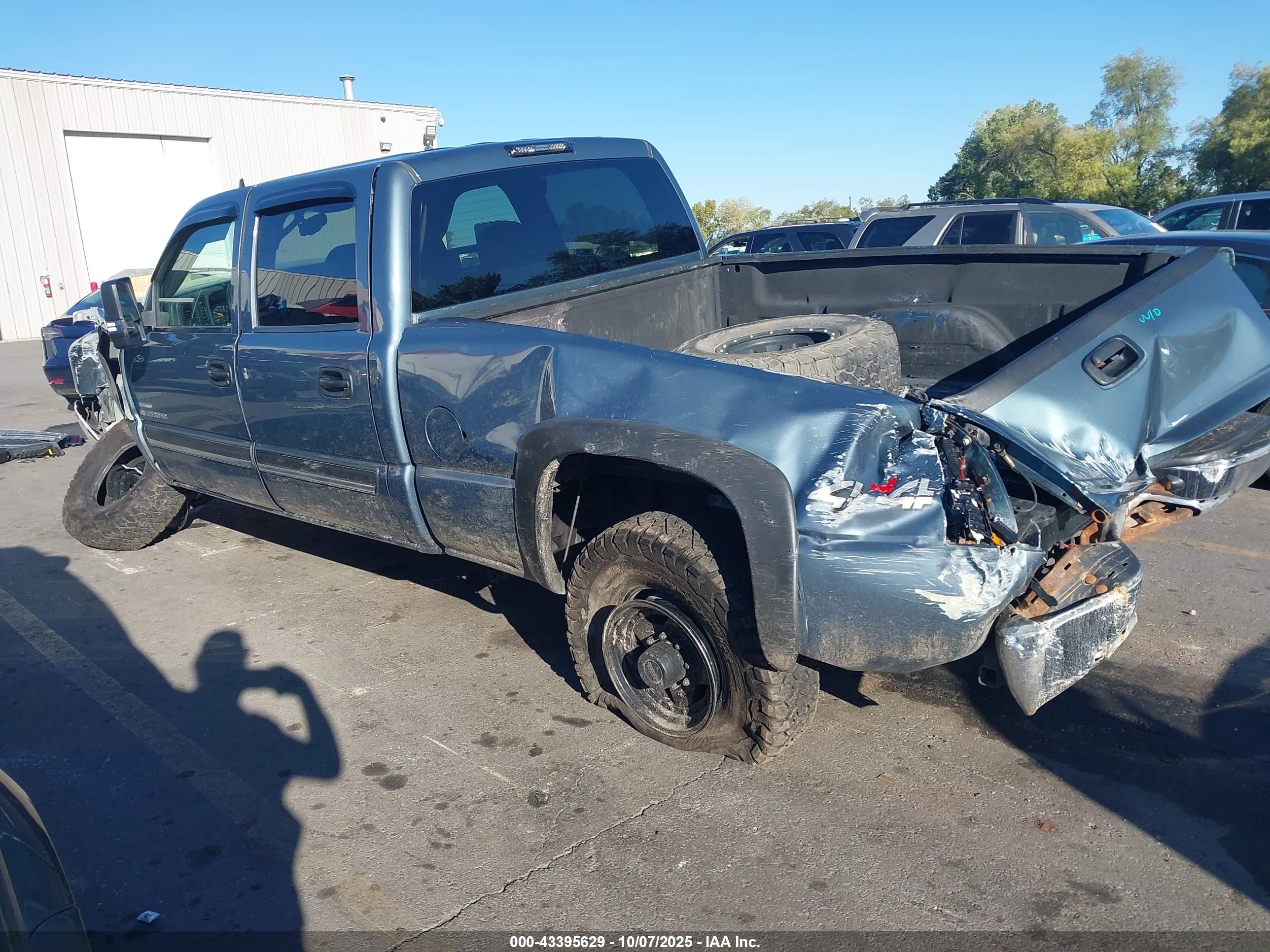 CHEVROLET SILVERADO image 3