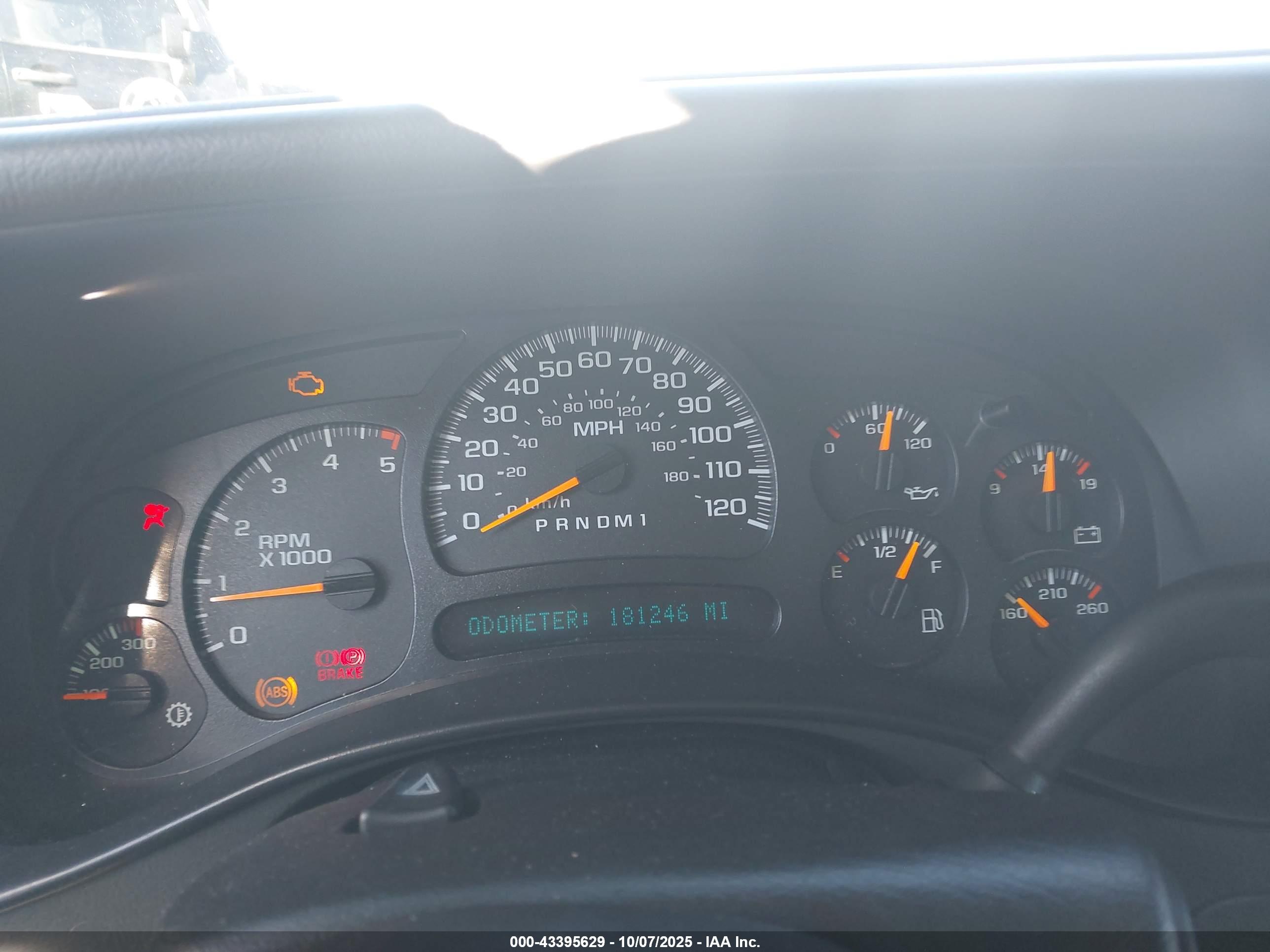 CHEVROLET SILVERADO image 7