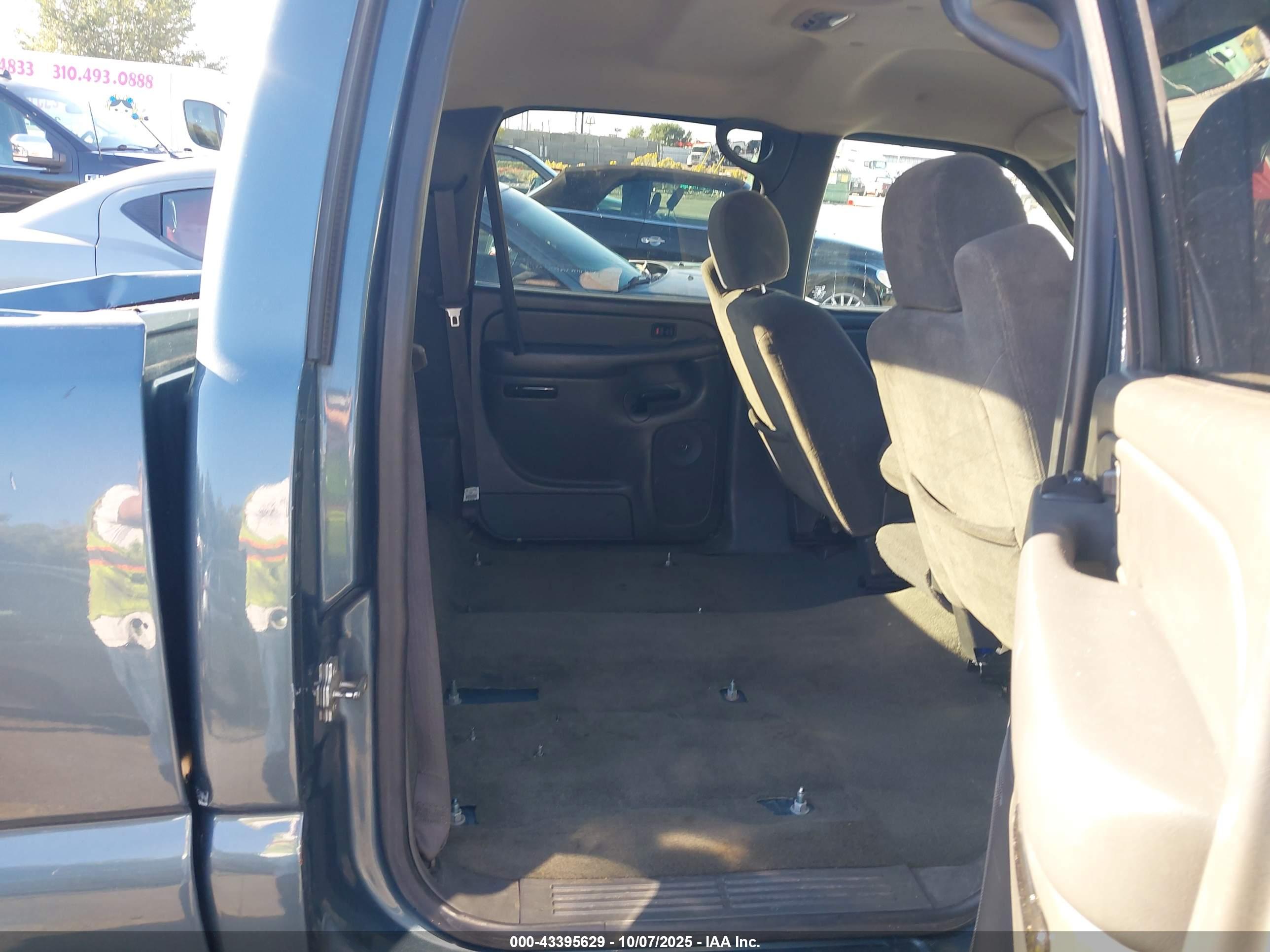 CHEVROLET SILVERADO image 8