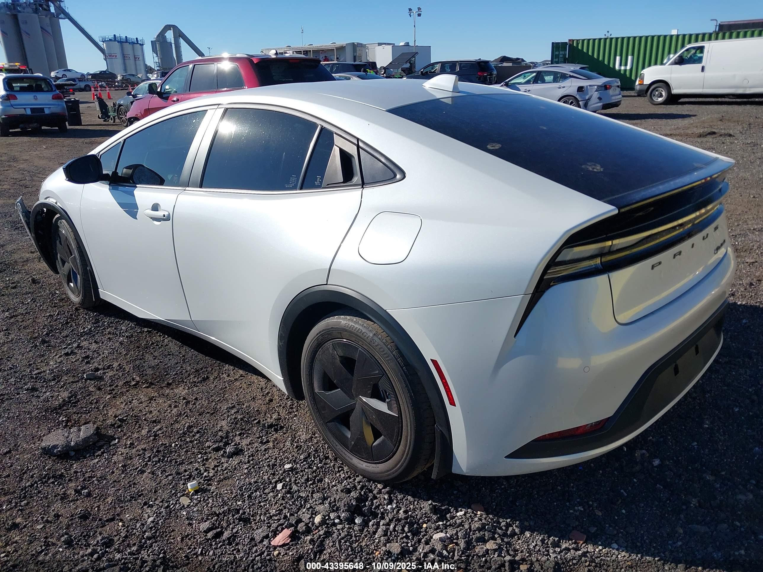 TOYOTA PRIUS image 3