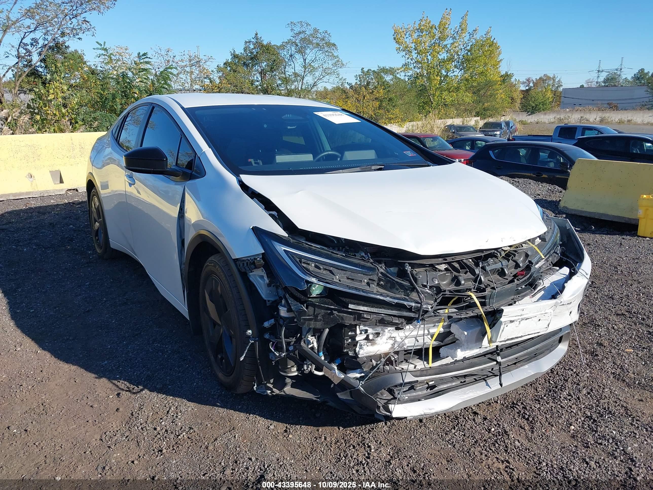 TOYOTA PRIUS image 6
