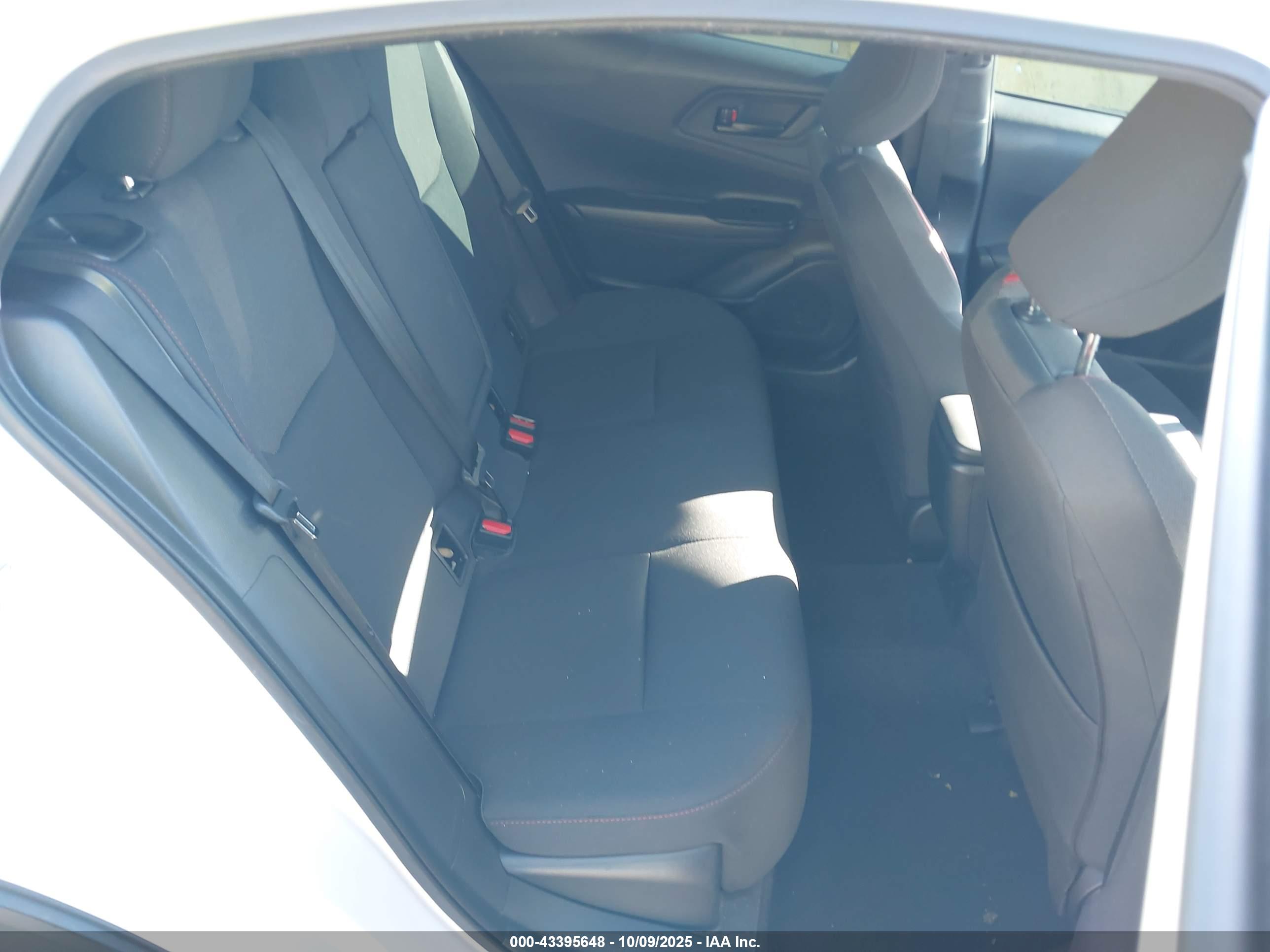 TOYOTA PRIUS image 8
