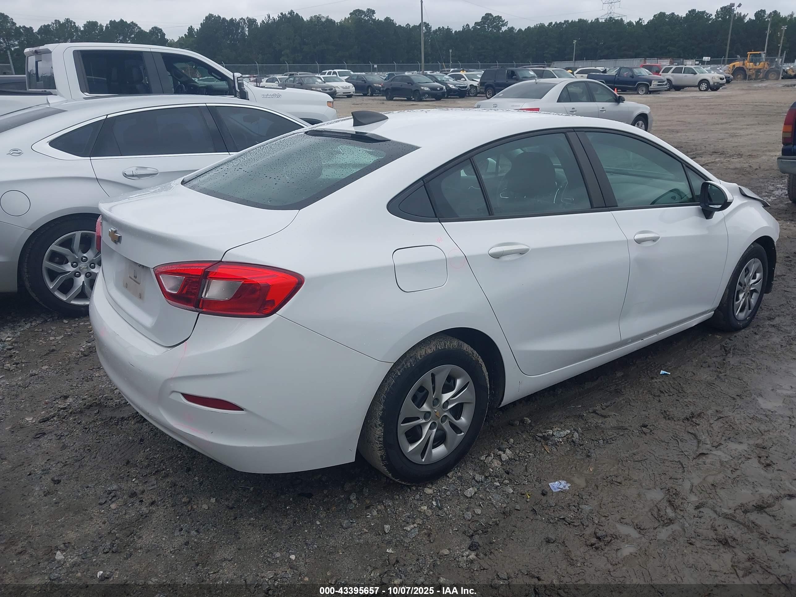 CHEVROLET CRUZE image 4