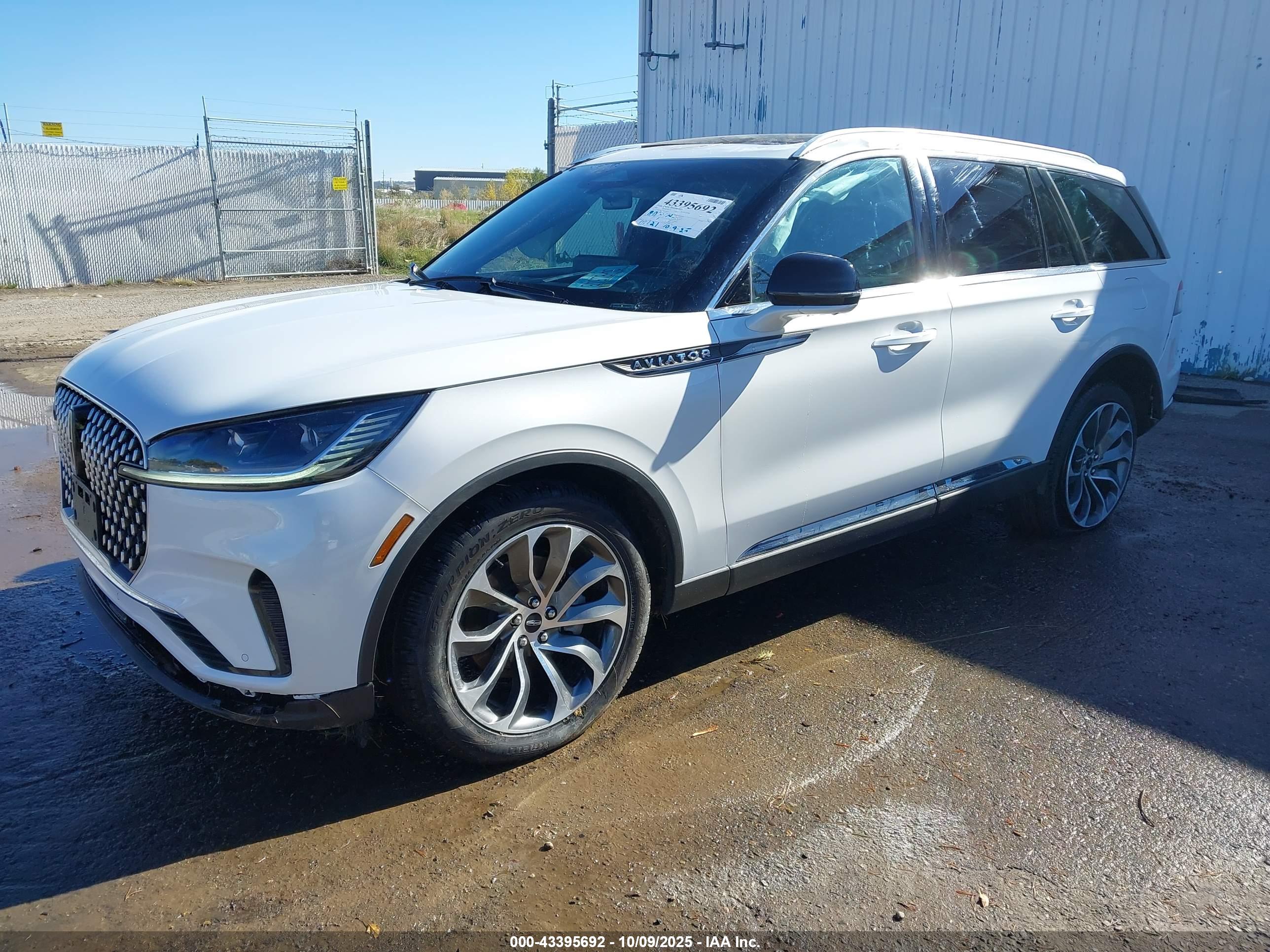LINCOLN AVIATOR image 2