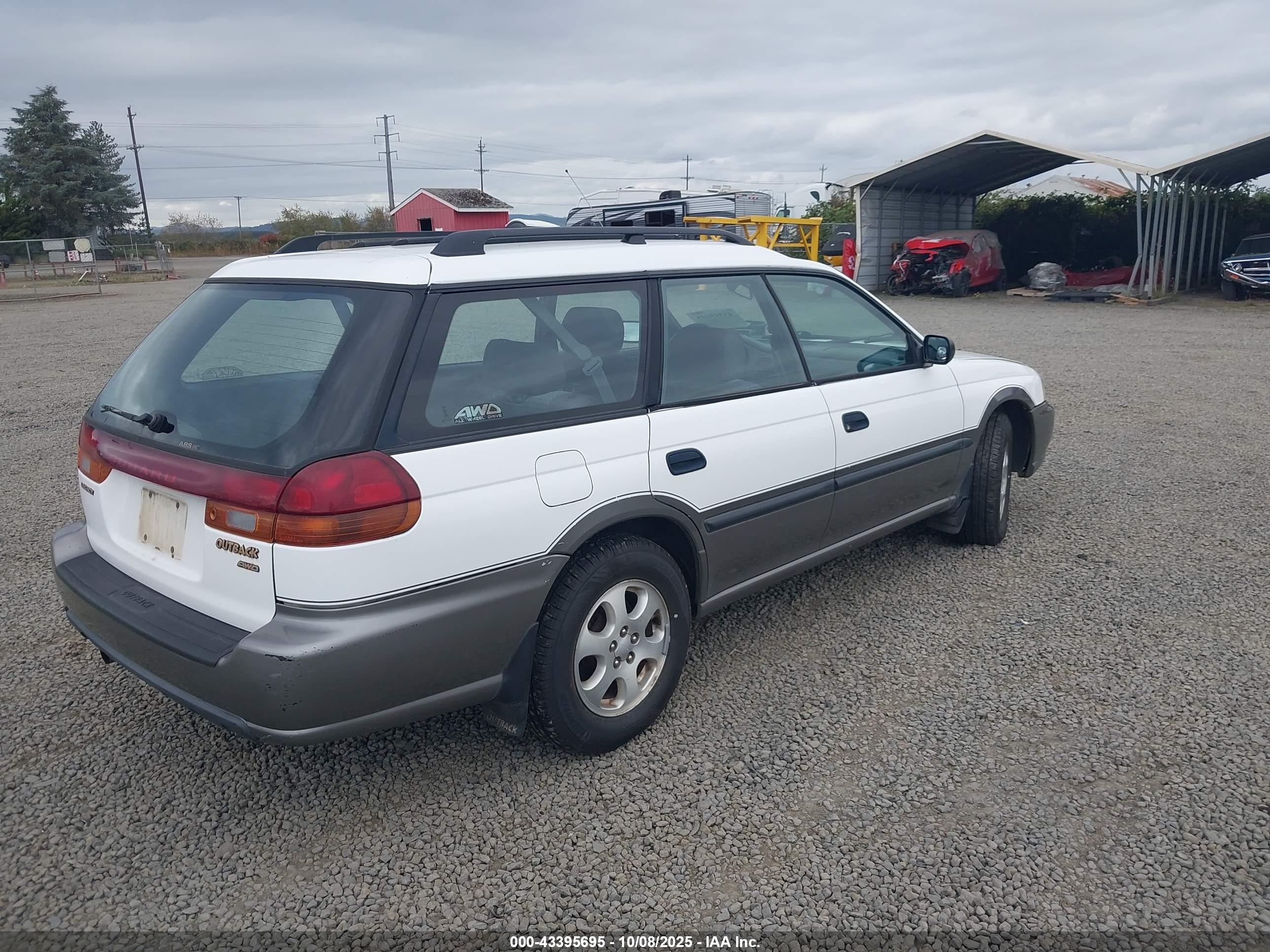 SUBARU LEGACY image 4