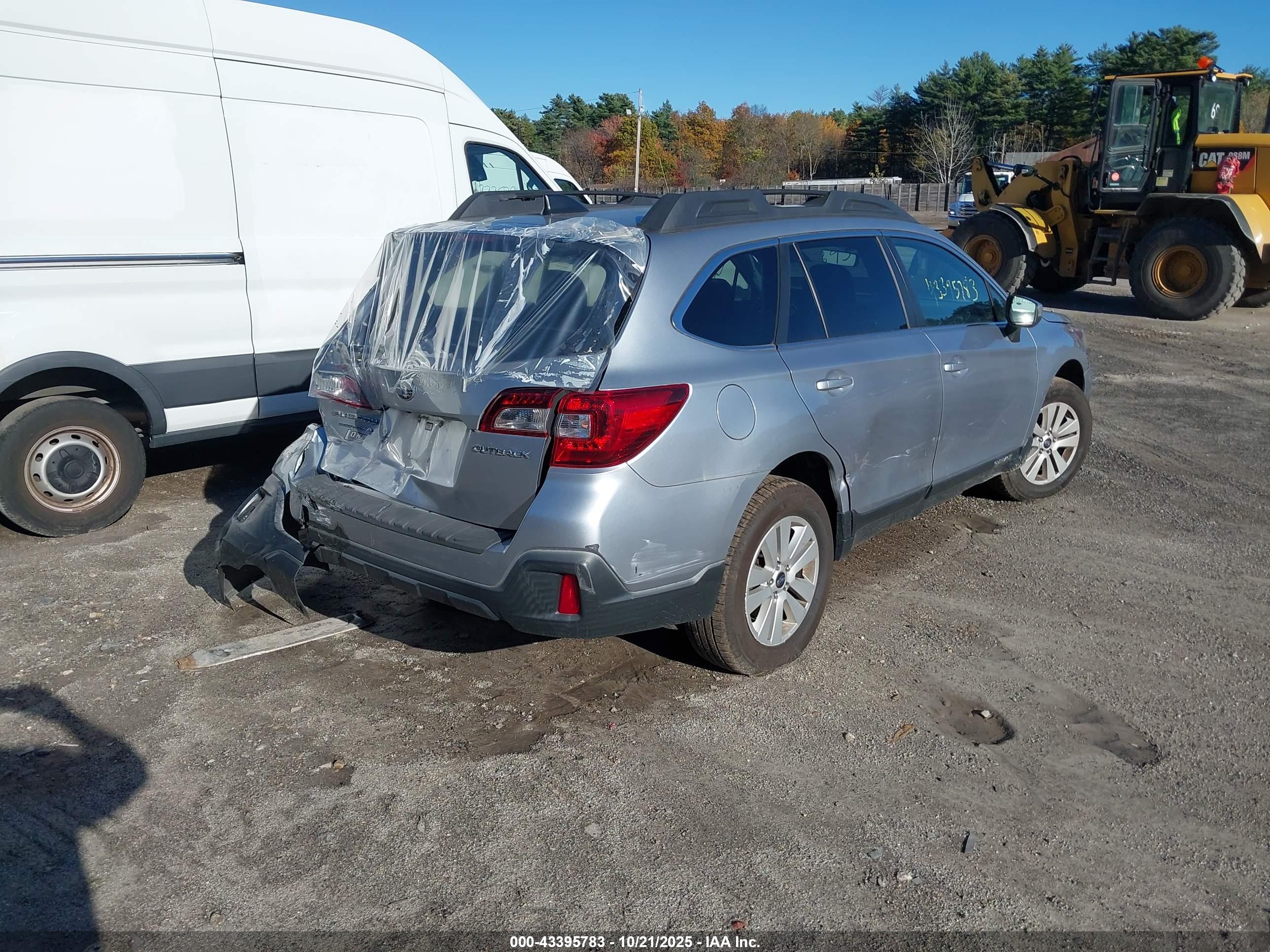 SUBARU OUTBACK image 4
